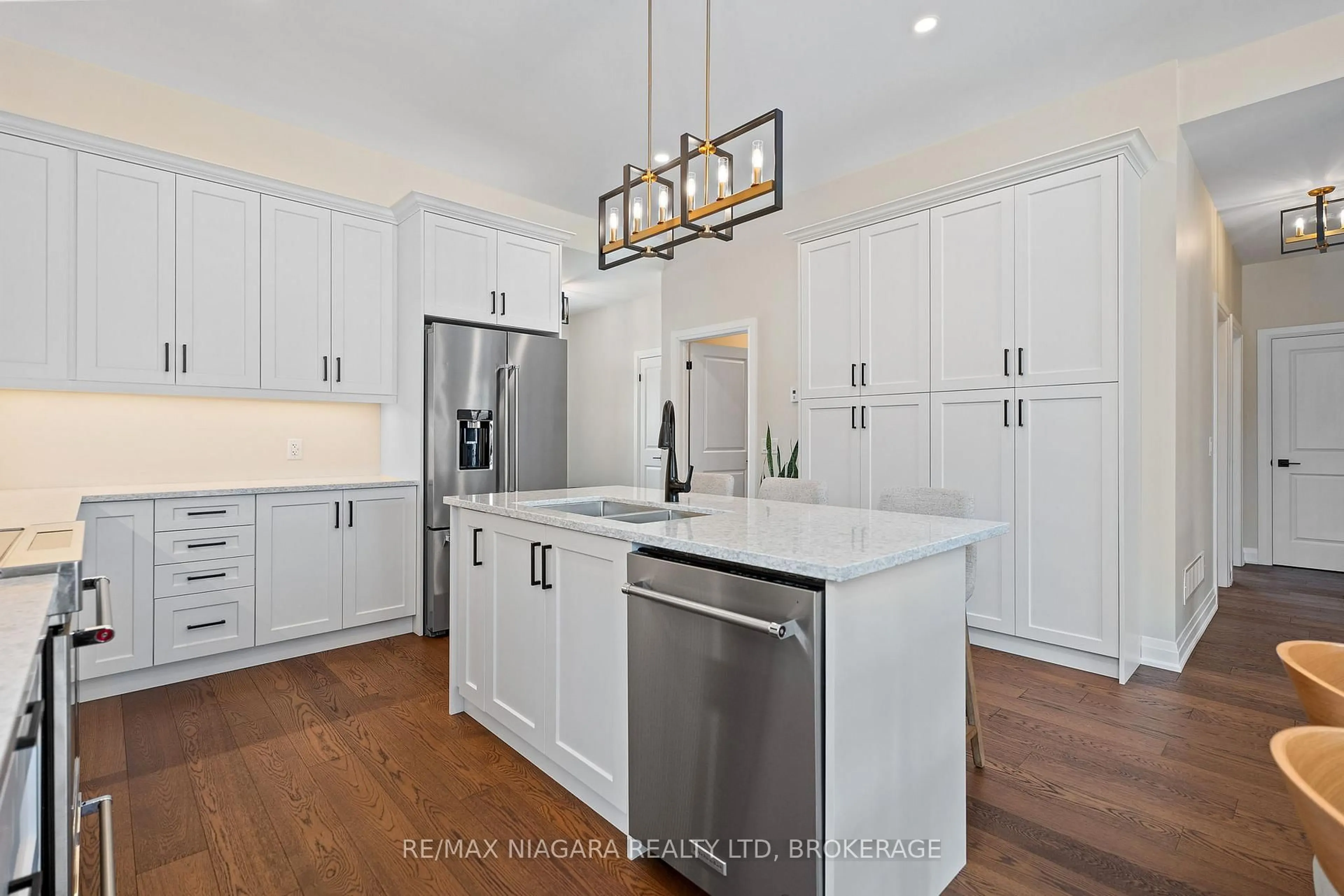 Open concept kitchen, unknown for 3359 Willguard Crt, Niagara Falls Ontario L2G 0Z9