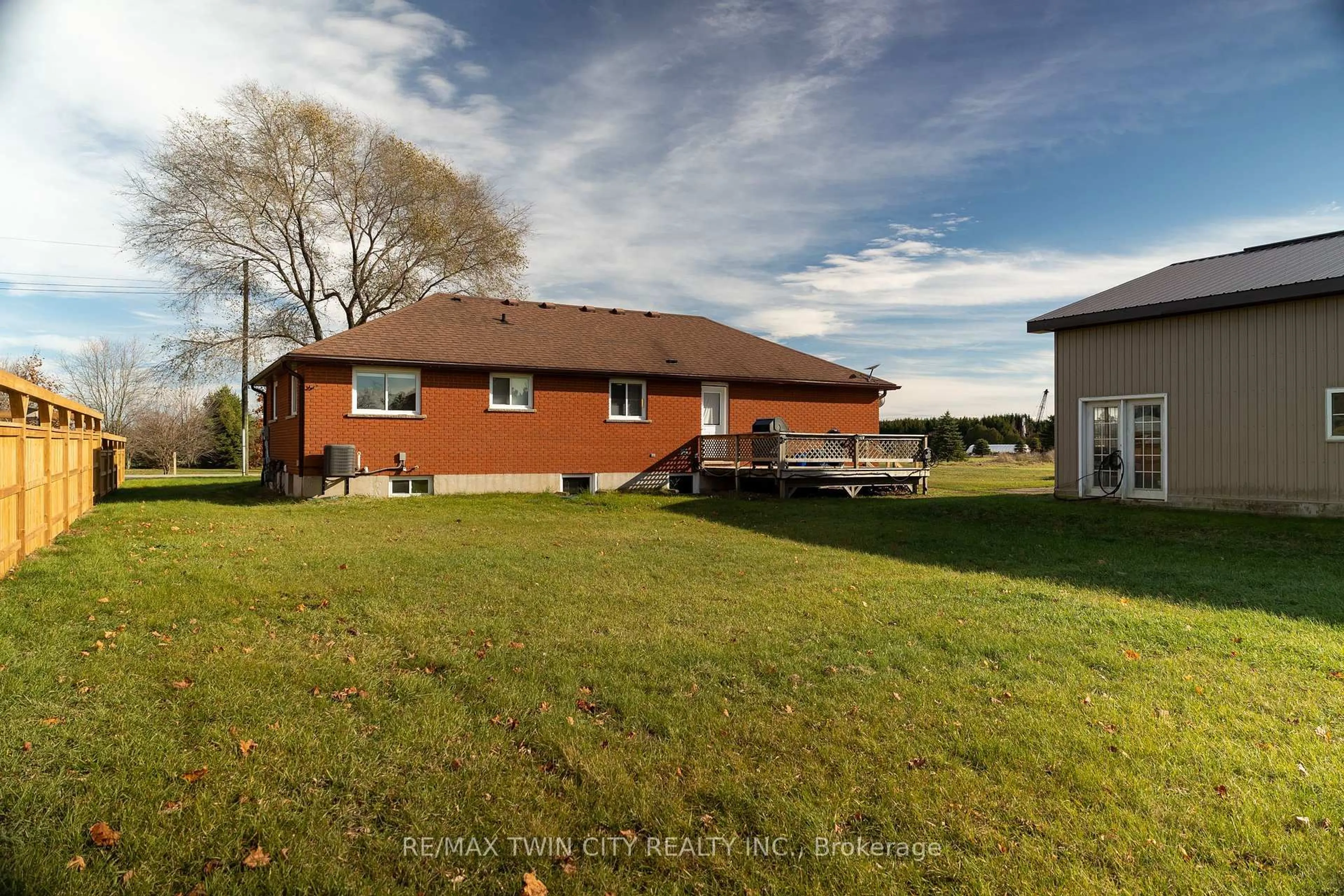 A pic from outside/outdoor area/front of a property/back of a property/a pic from drone, water/lake/river/ocean view for 4595 KELVIN Rd, Norfolk Ontario N0E 1R0