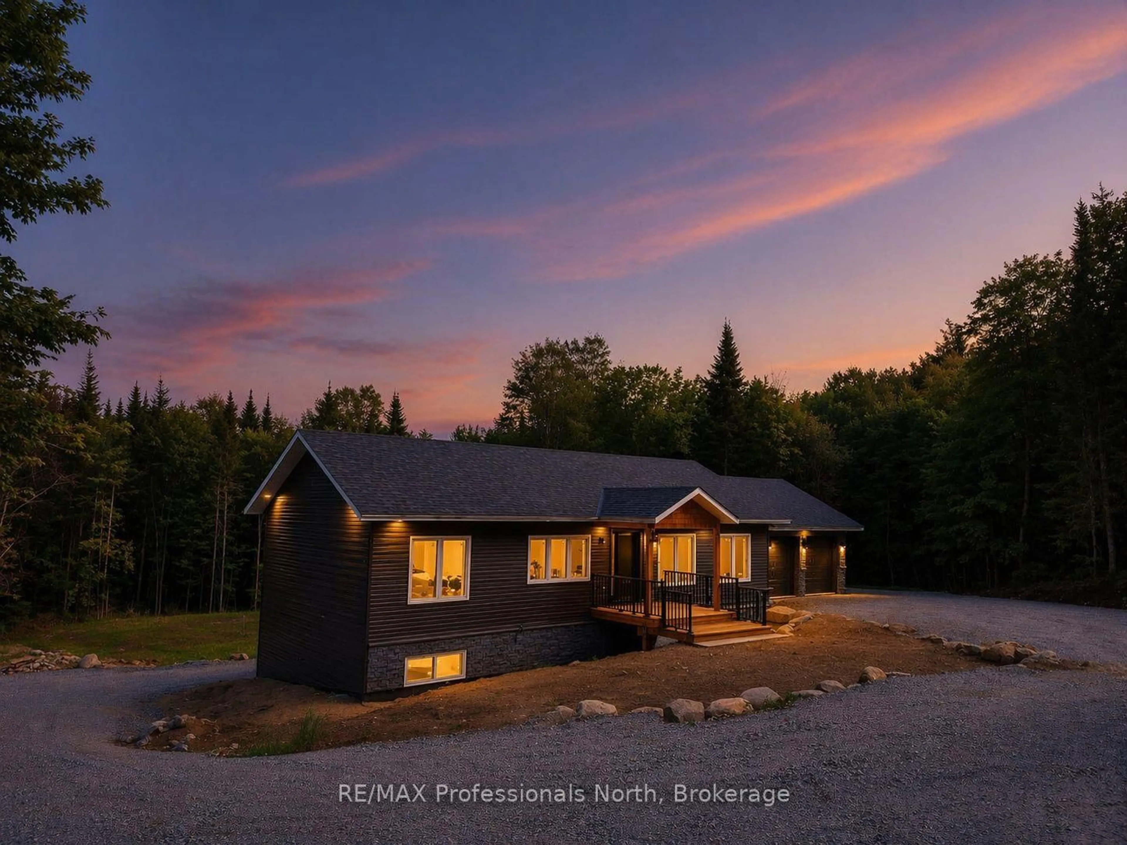 A pic from outside/outdoor area/front of a property/back of a property/a pic from drone, building for 282 ECHO RIDGE Rd, Kearney Ontario P0A 1M0