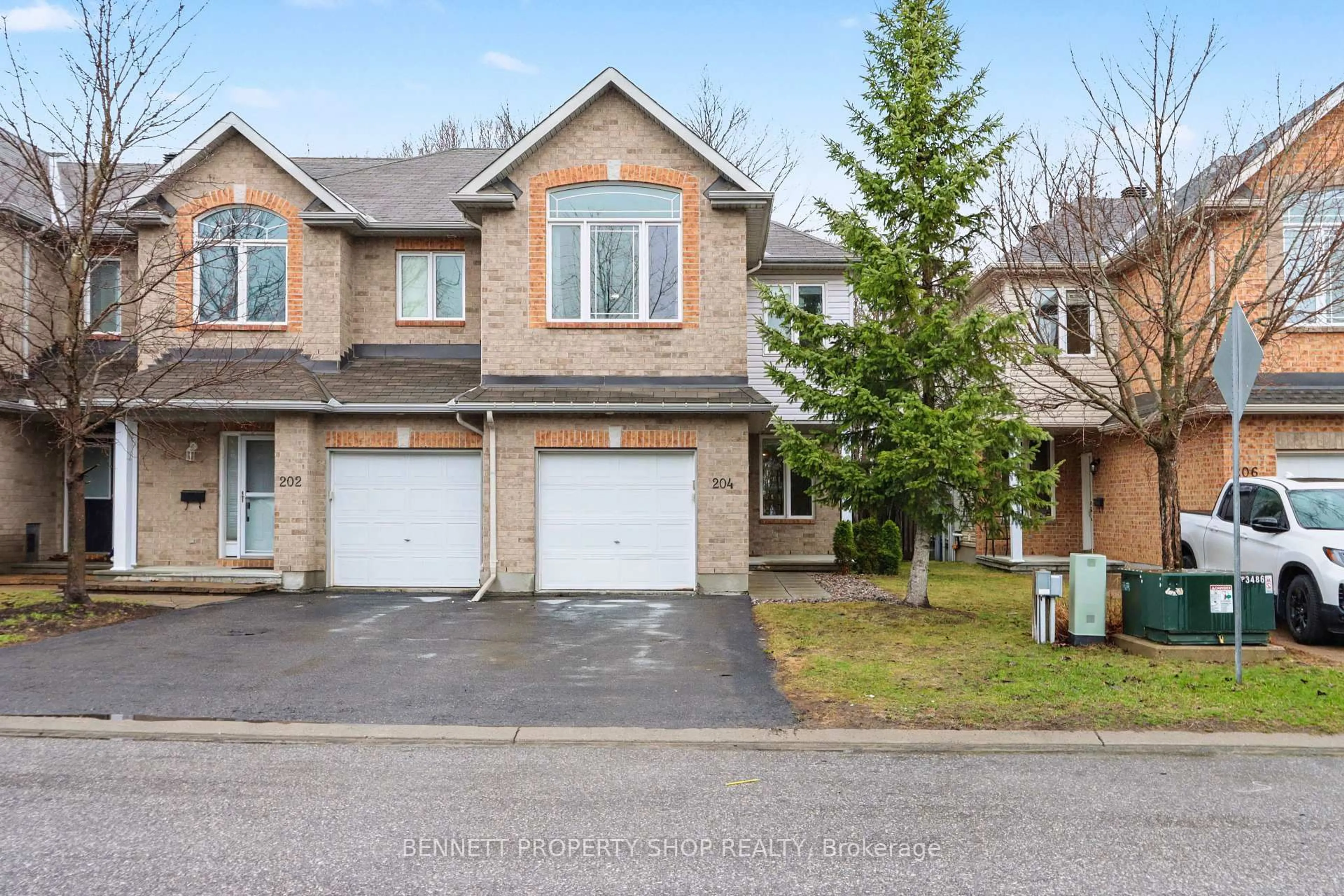 Unknown for 204 Talltree Cres, Ottawa Ontario K2S 0A9