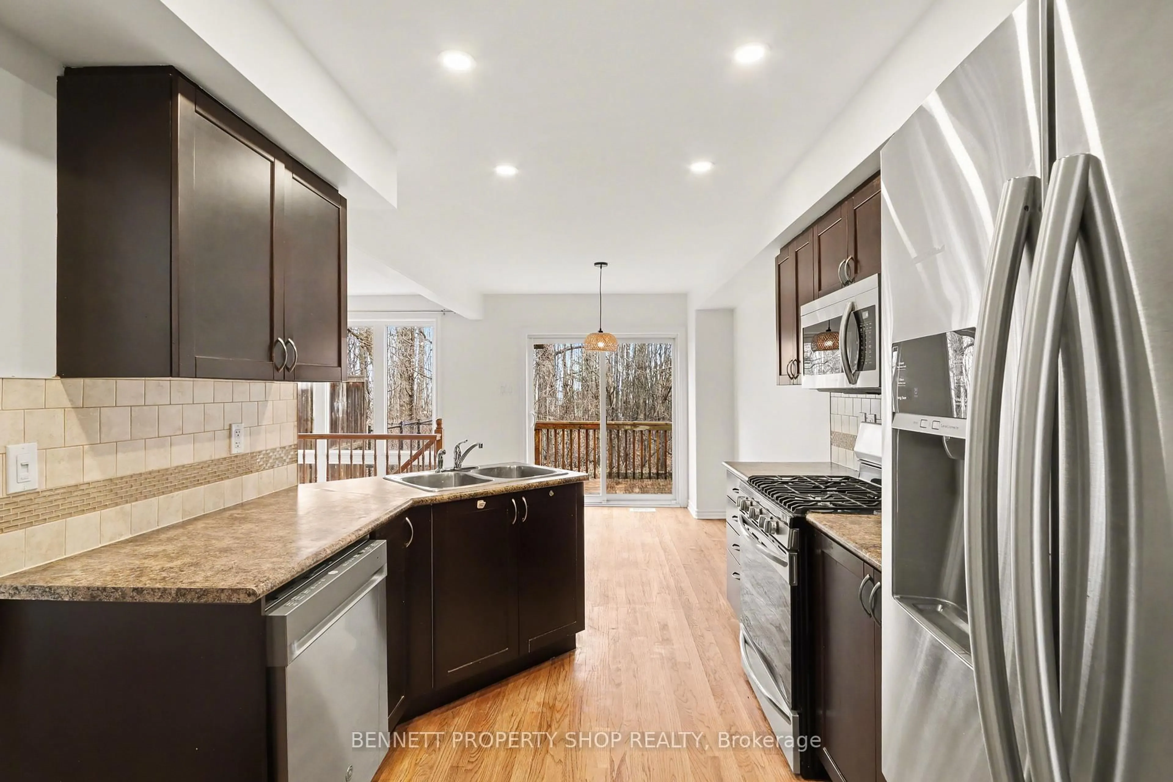 Open concept kitchen, unknown for 204 Talltree Cres, Ottawa Ontario K2S 0A9