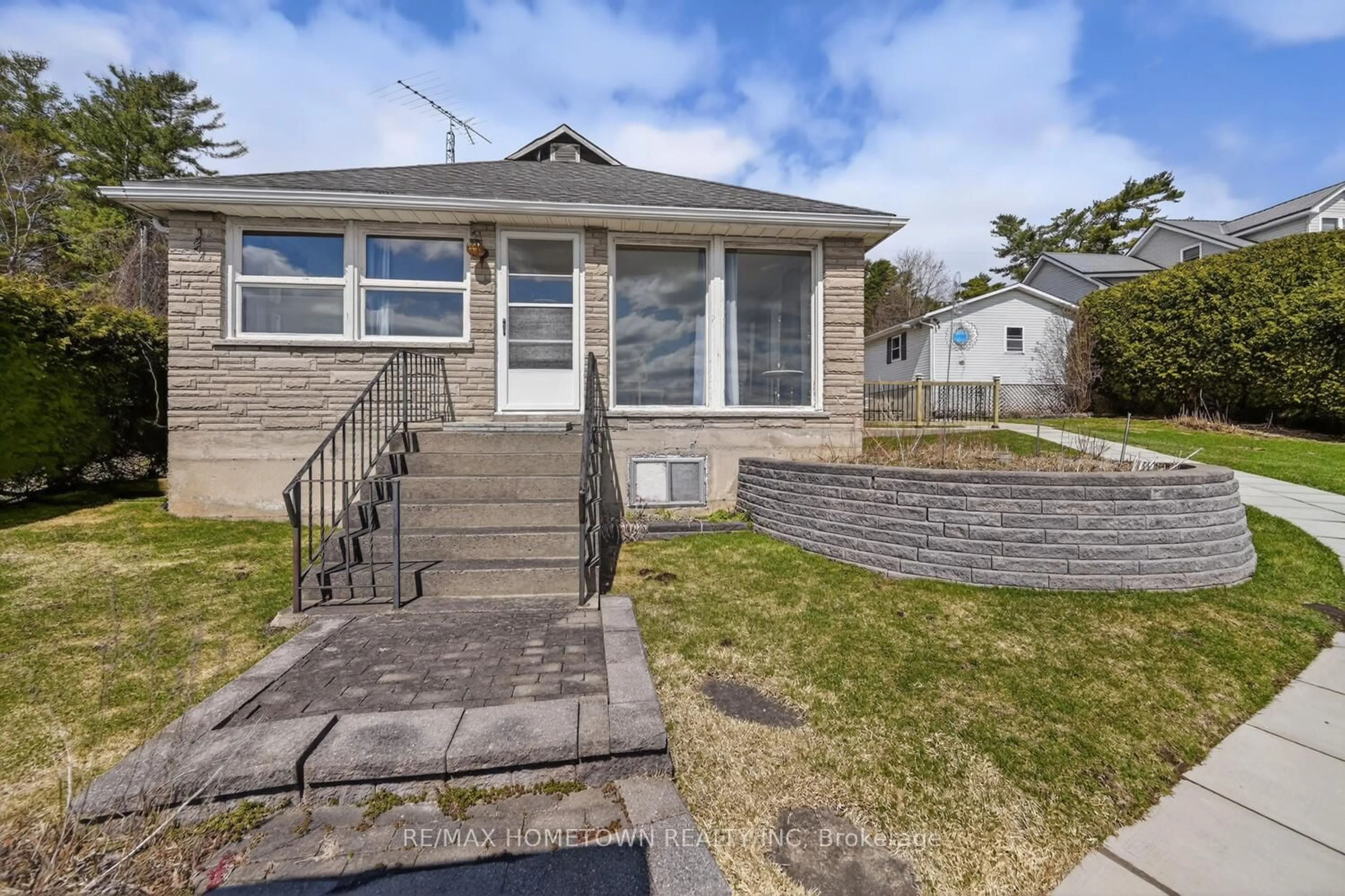 Unknown for 529 Jowsey Mclean Row, Elizabethtown-Kitley Ontario K6V 7B9