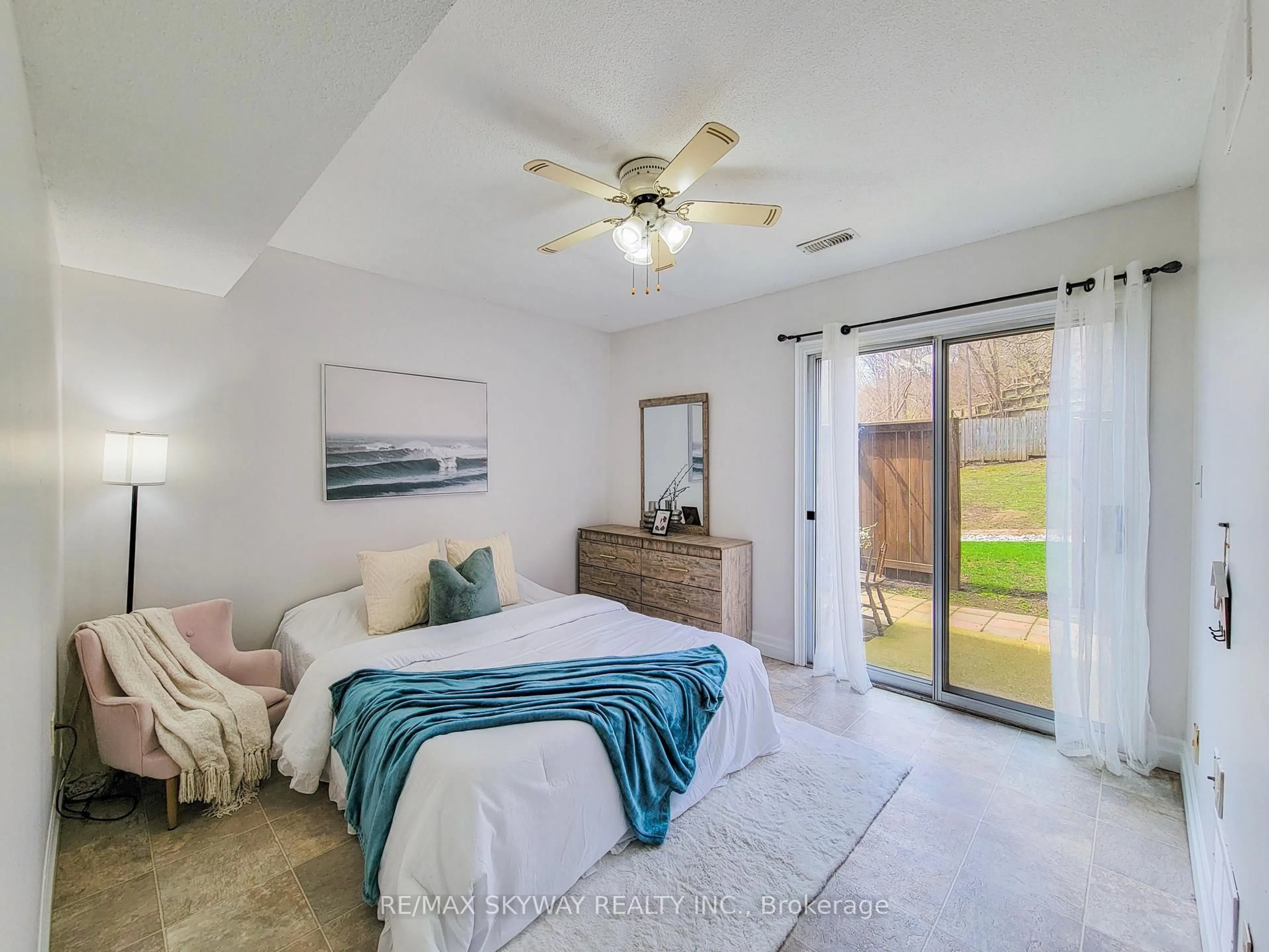 A pic of a room for 56 Harris Ave #B, Brantford Ontario N3R 2E9