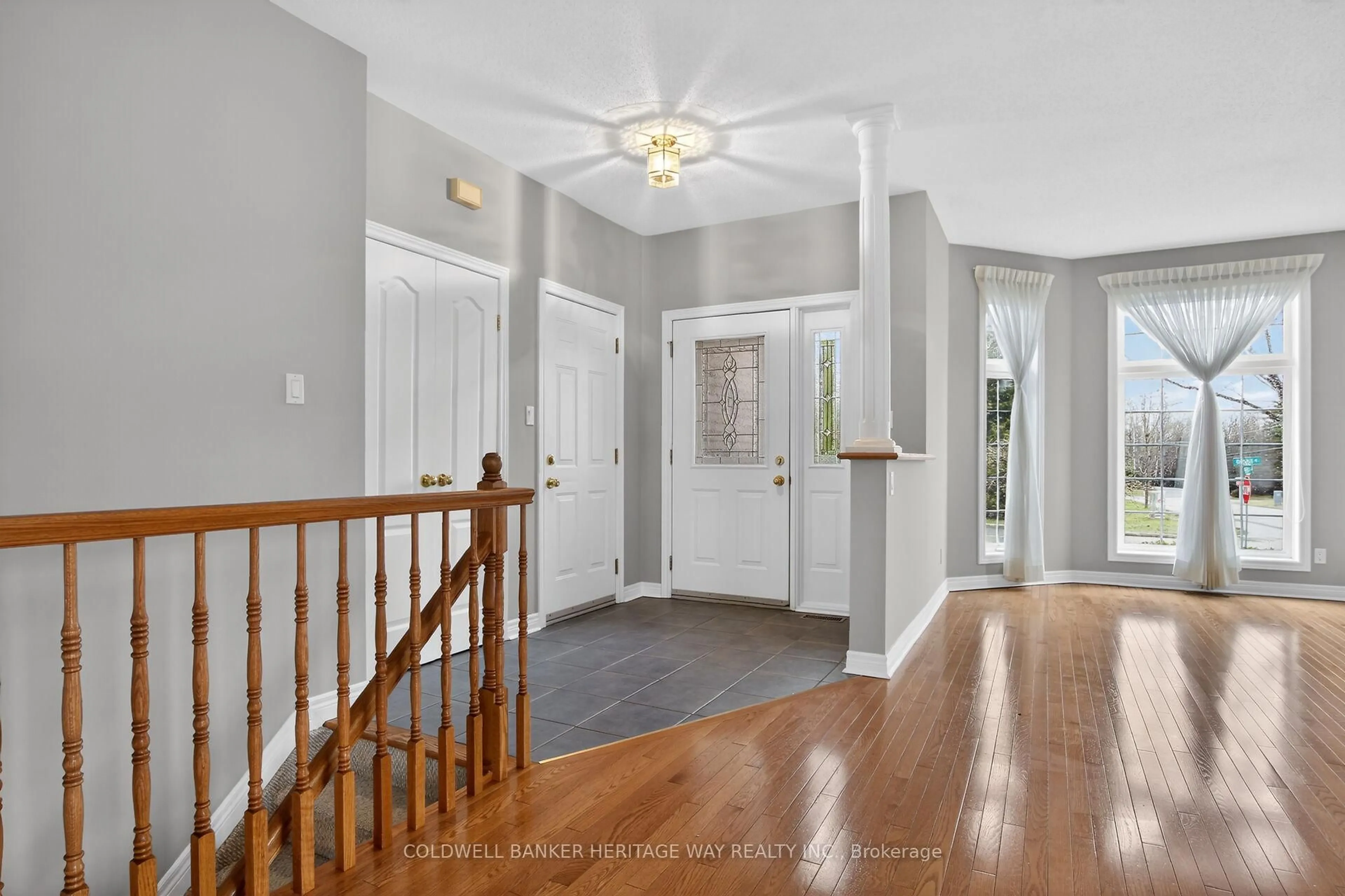 Indoor entryway for 280 Sarah St, Carleton Place Ontario K7C 2Y6