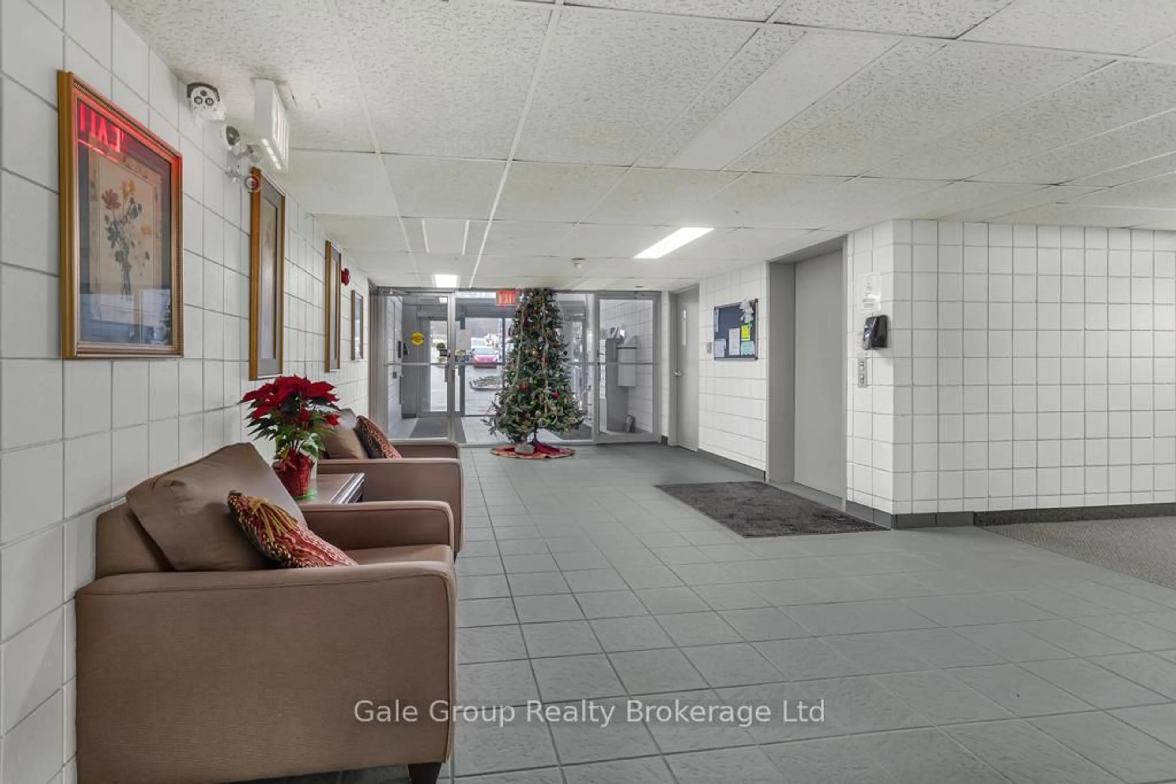 Lobby for 163 FERGUSON Dr #302, Woodstock Ontario N4V 1B1