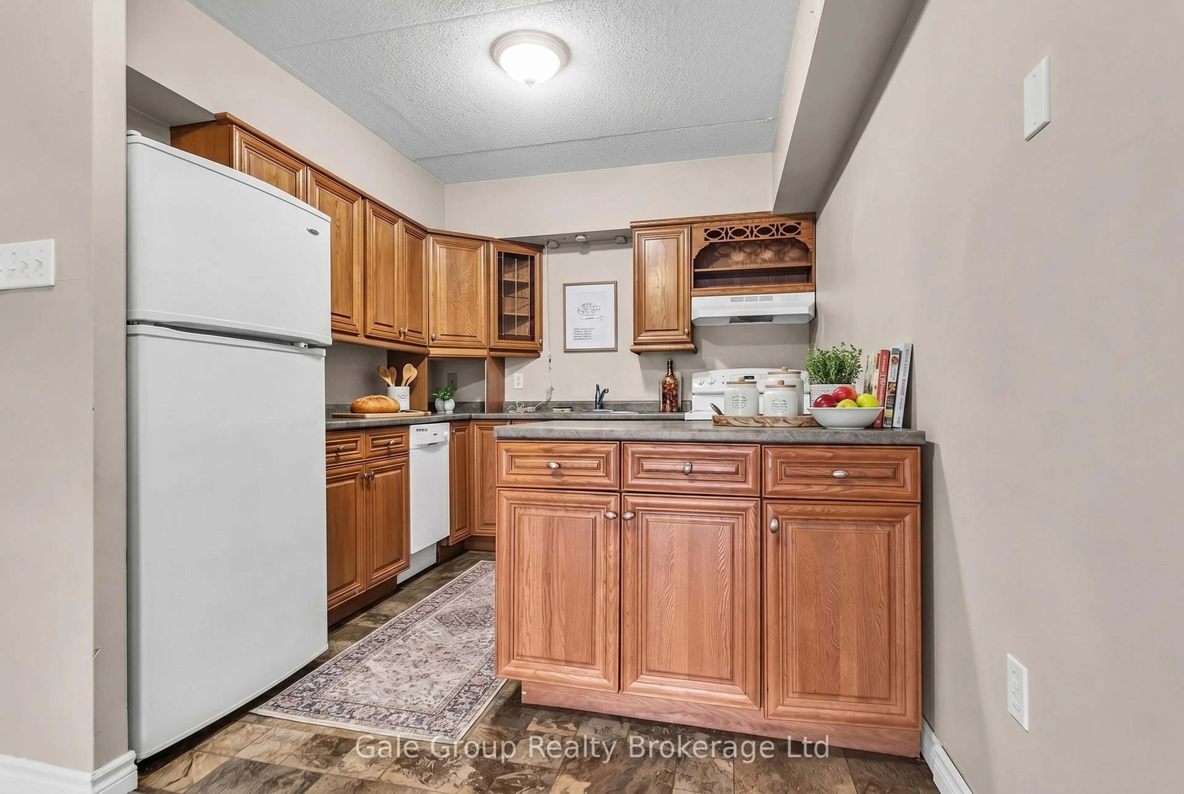 Standard kitchen, unknown for 163 FERGUSON Dr #302, Woodstock Ontario N4V 1B1