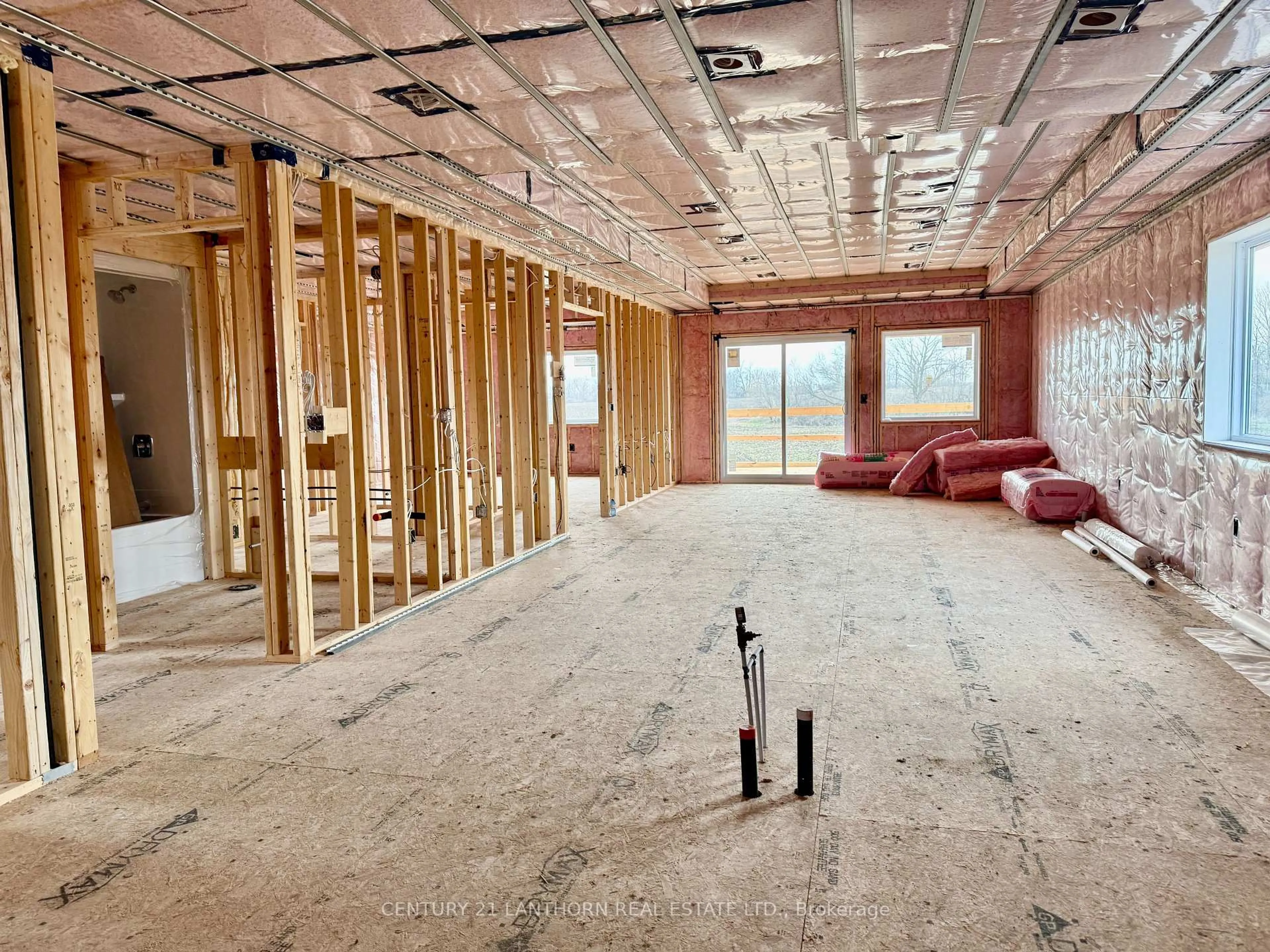 Indoor foyer for 2437 North St, Stirling Ontario K0K 3E0