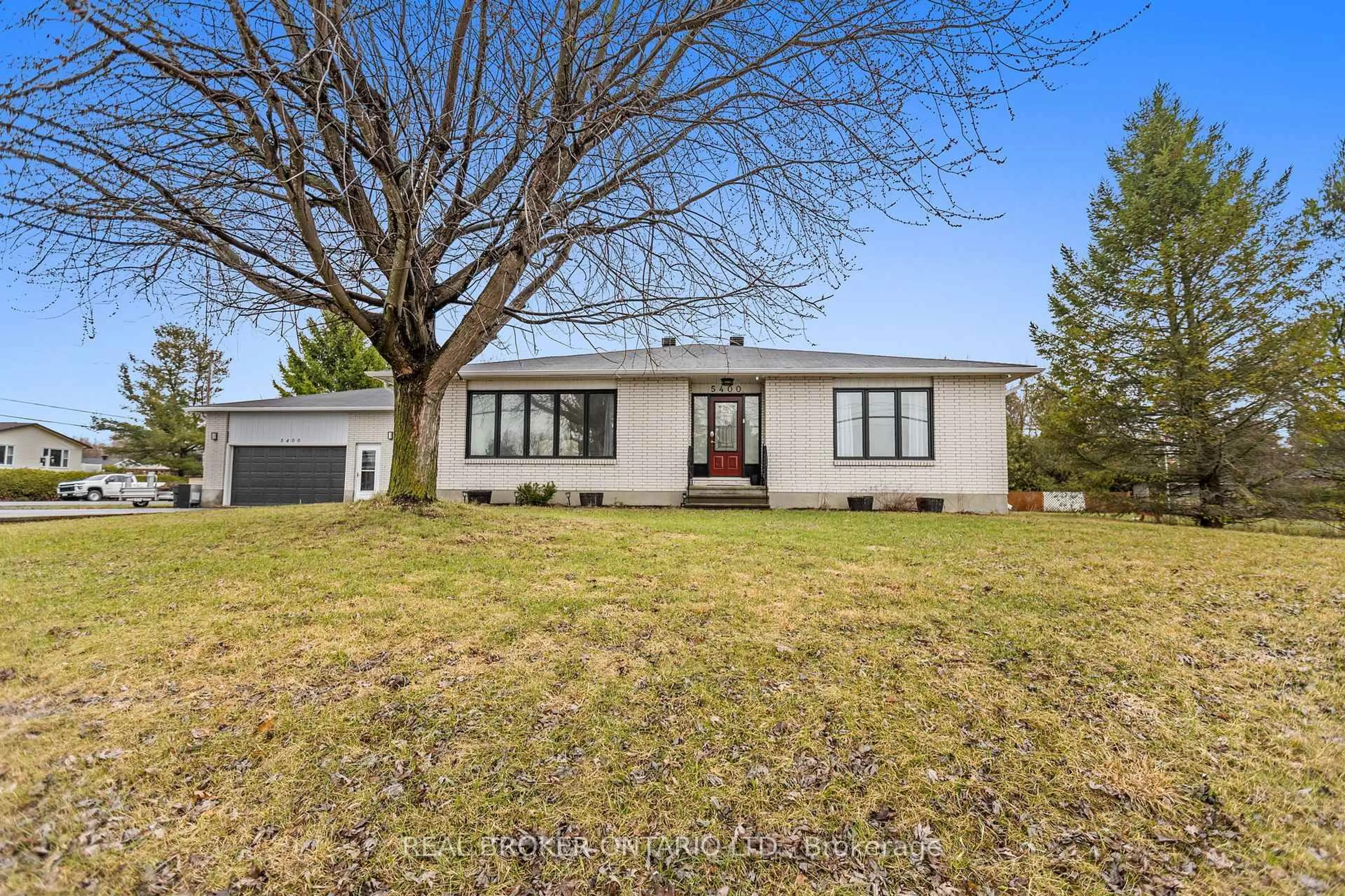 A pic from outside/outdoor area/front of a property/back of a property/a pic from drone, street for 5400 Osgoode Main St, Osgoode Ontario K0A 2W0