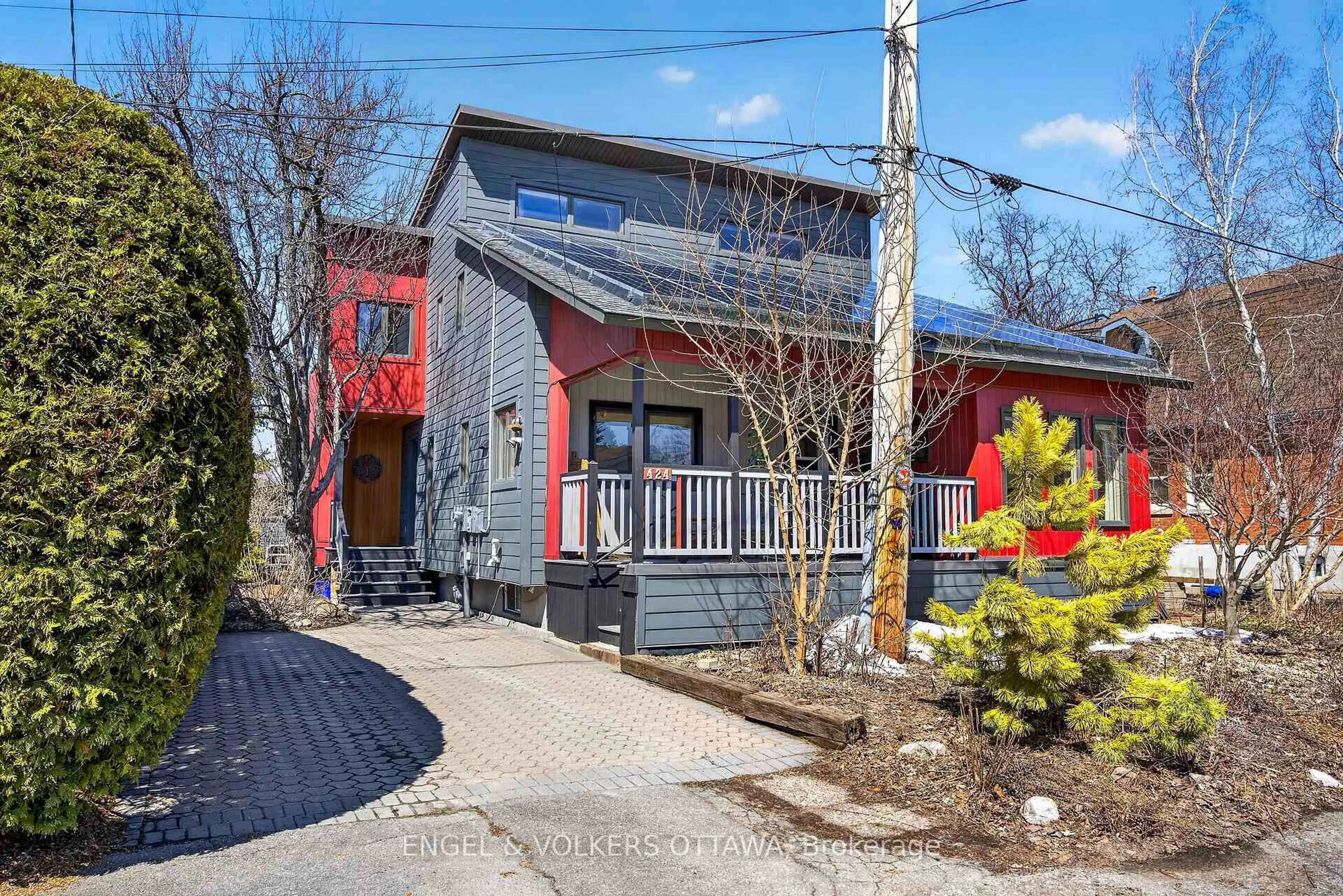 Home with brick exterior material, street for 424 Lochaber Ave, Ottawa Ontario K2A 0A6