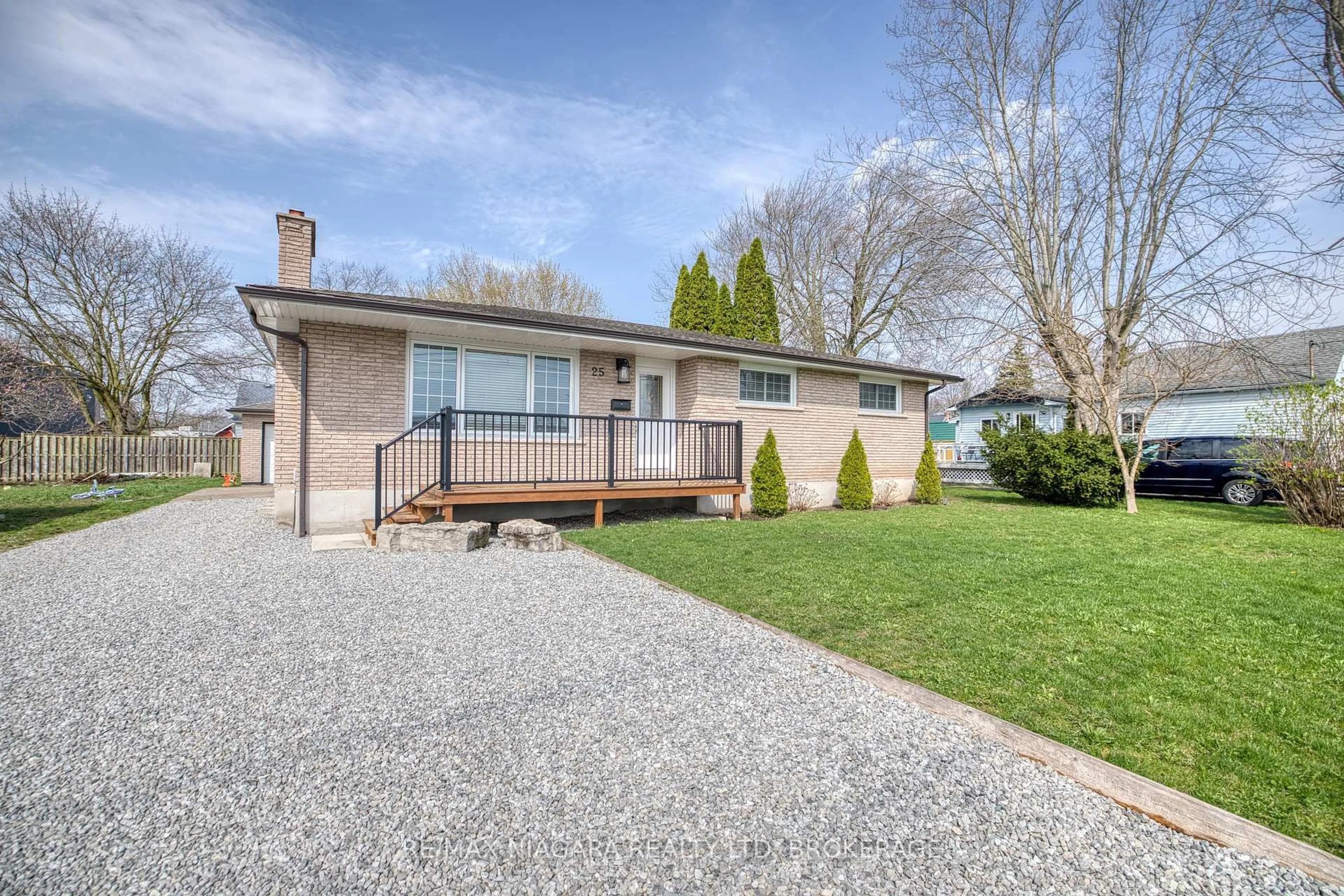 Unknown for 25 Rice Rd, Welland Ontario L3C 2V4