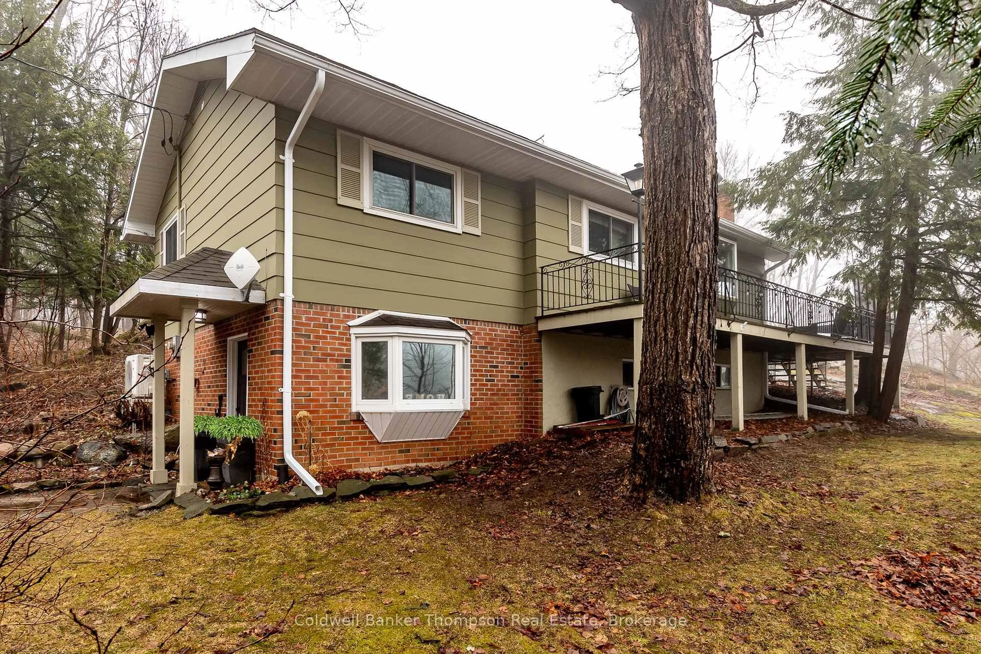 Home with vinyl exterior material, unknown for 2802 Muskoka 118 Rd, Muskoka Lakes Ontario P0B 1J0