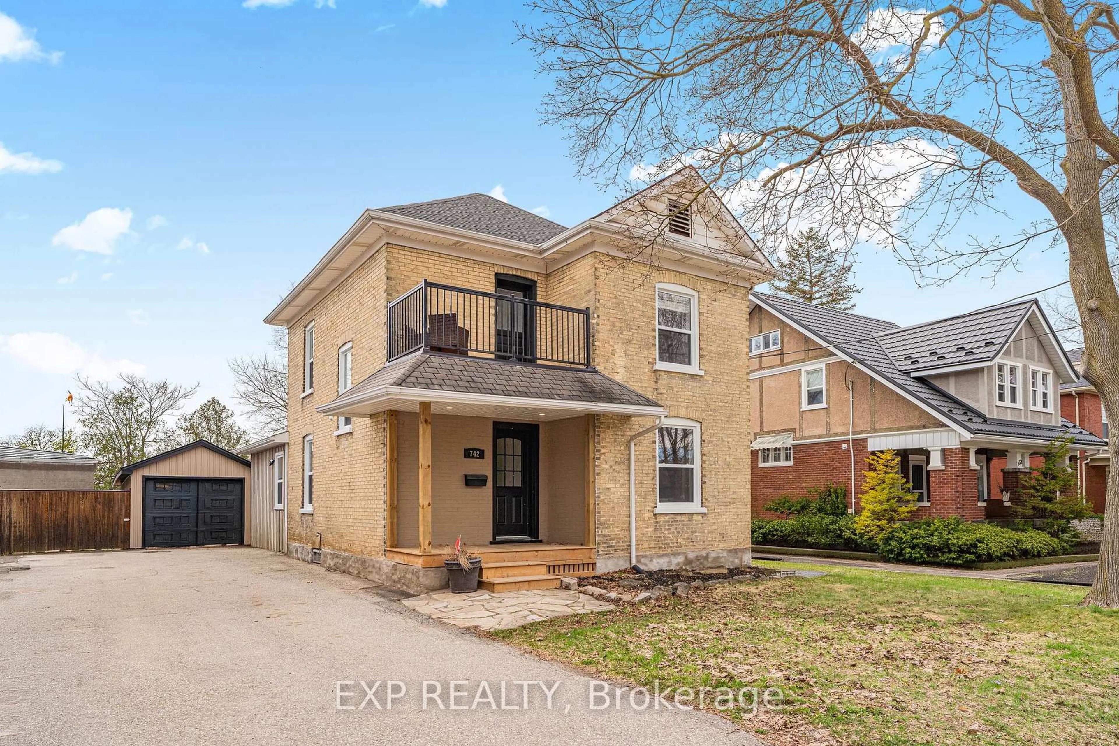 Home with brick exterior material, street for 742 Vine St, Cambridge Ontario N3H 2Z3