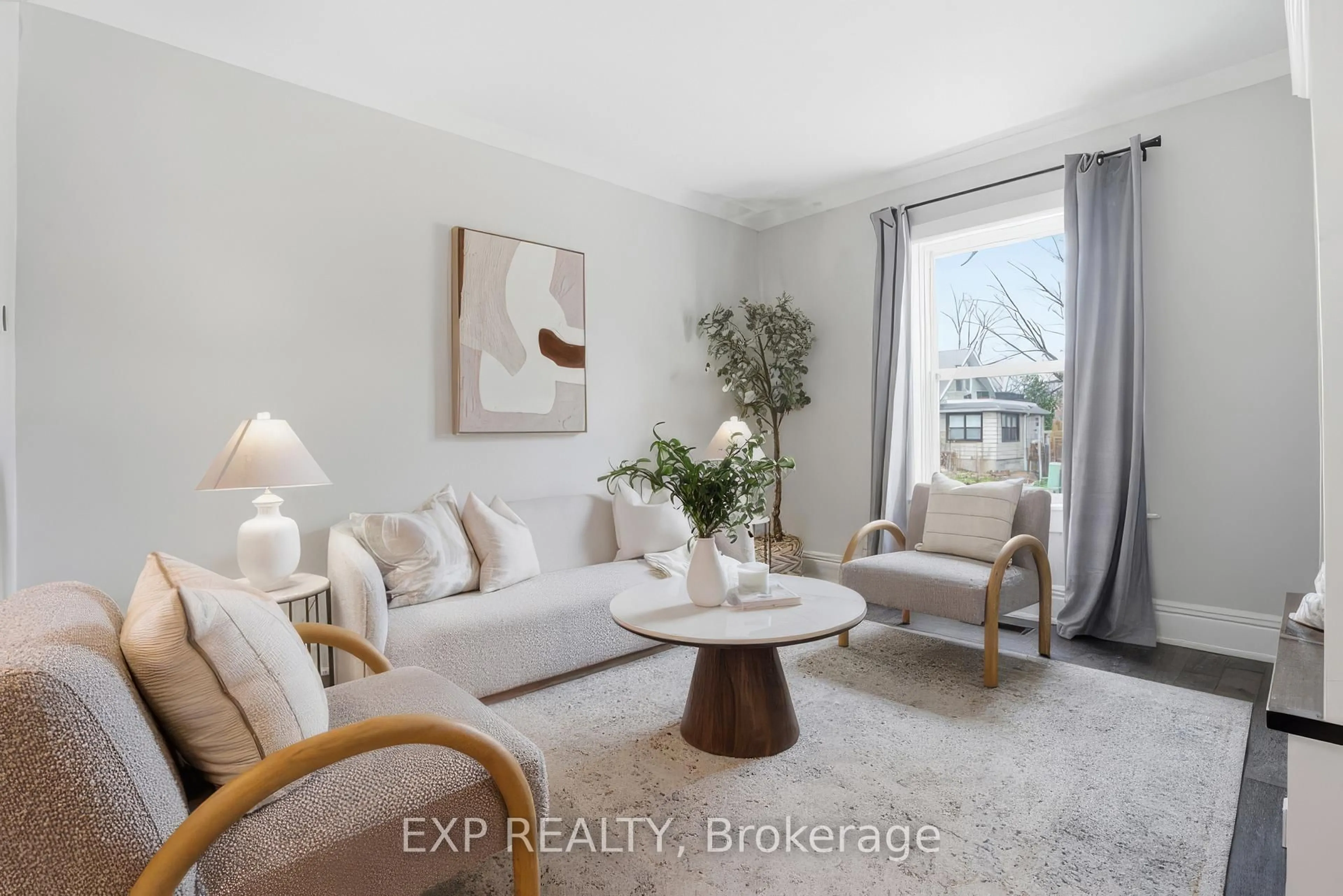 Living room with furniture, unknown for 742 Vine St, Cambridge Ontario N3H 2Z3