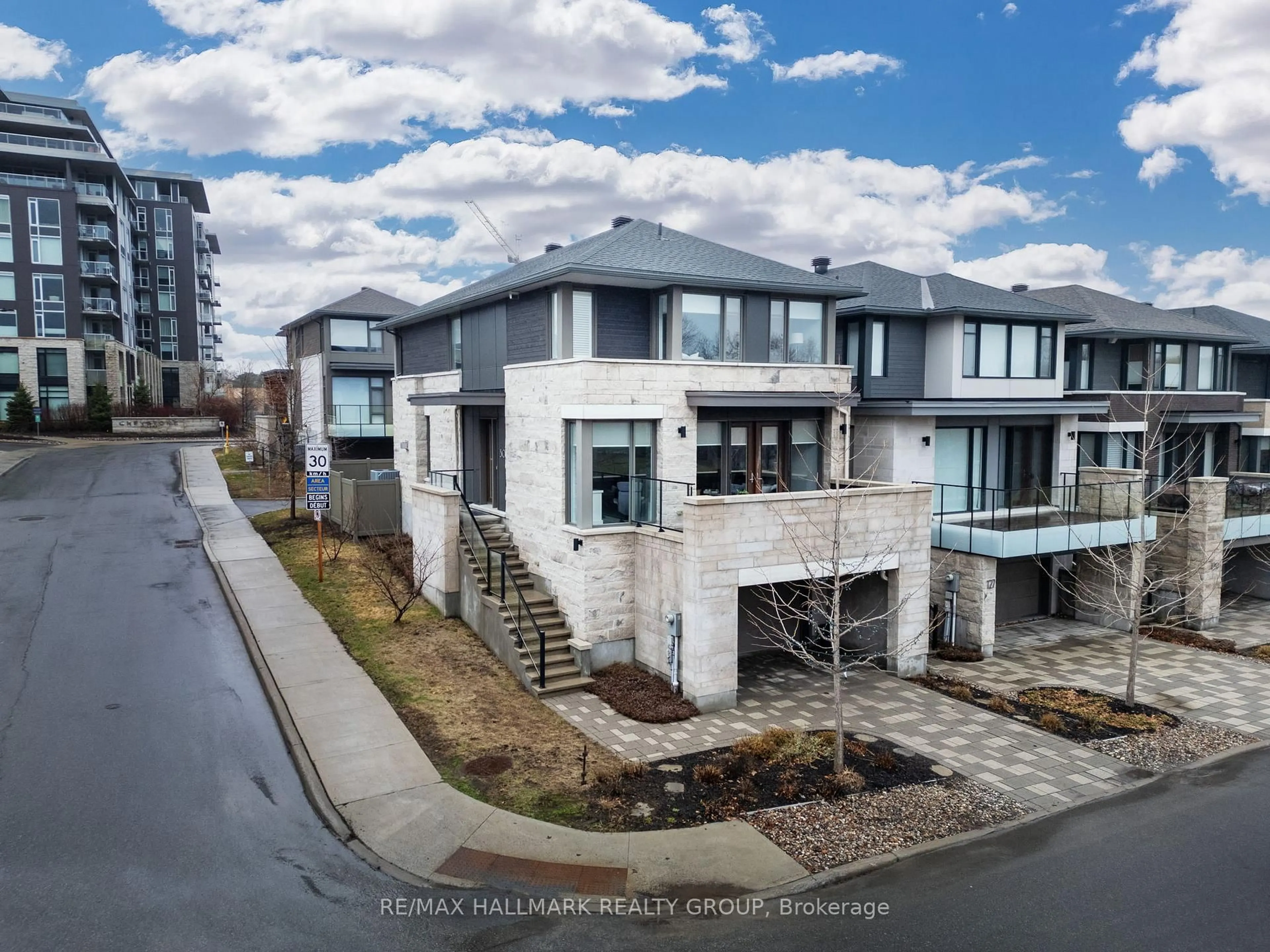 A pic from outside/outdoor area/front of a property/back of a property/a pic from drone, unknown for 30 Telmon St, Ottawa Ontario K1S 5P7