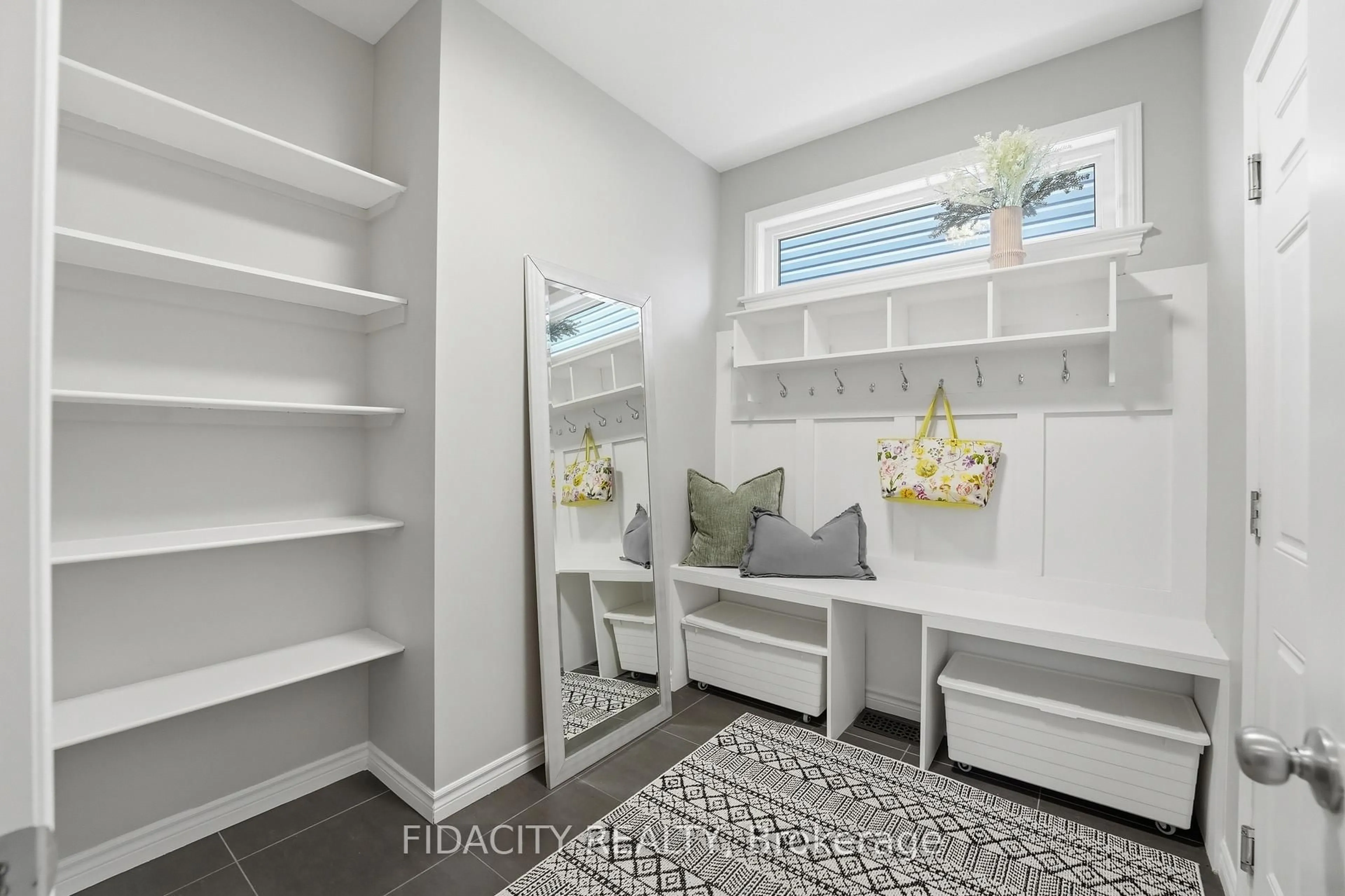 Indoor entryway for 216 Balikun Hts, Stittsville Ontario K2V 0A6