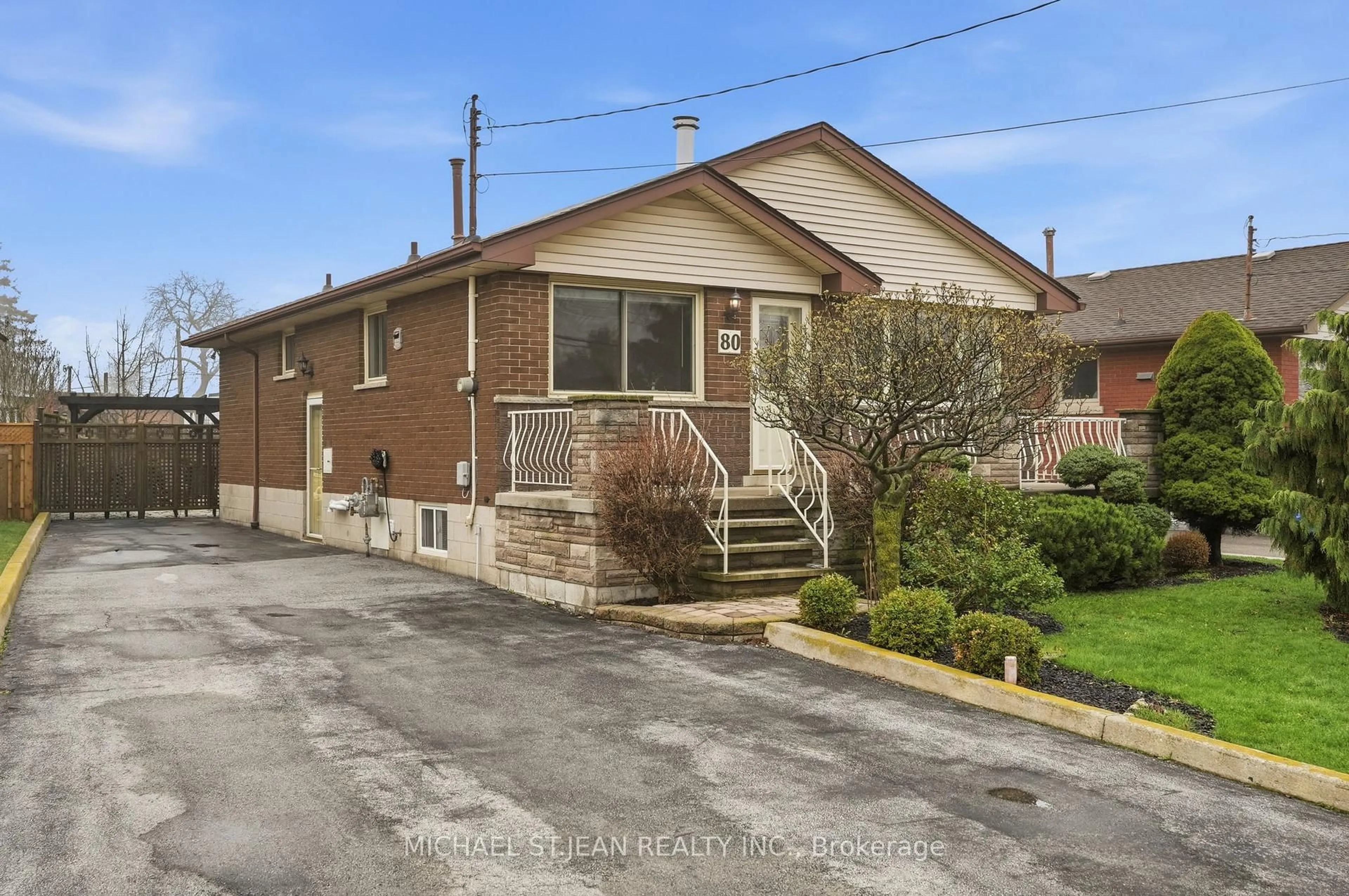 Unknown for 80 LUSCOMBE St, Hamilton Ontario L9A 2J8