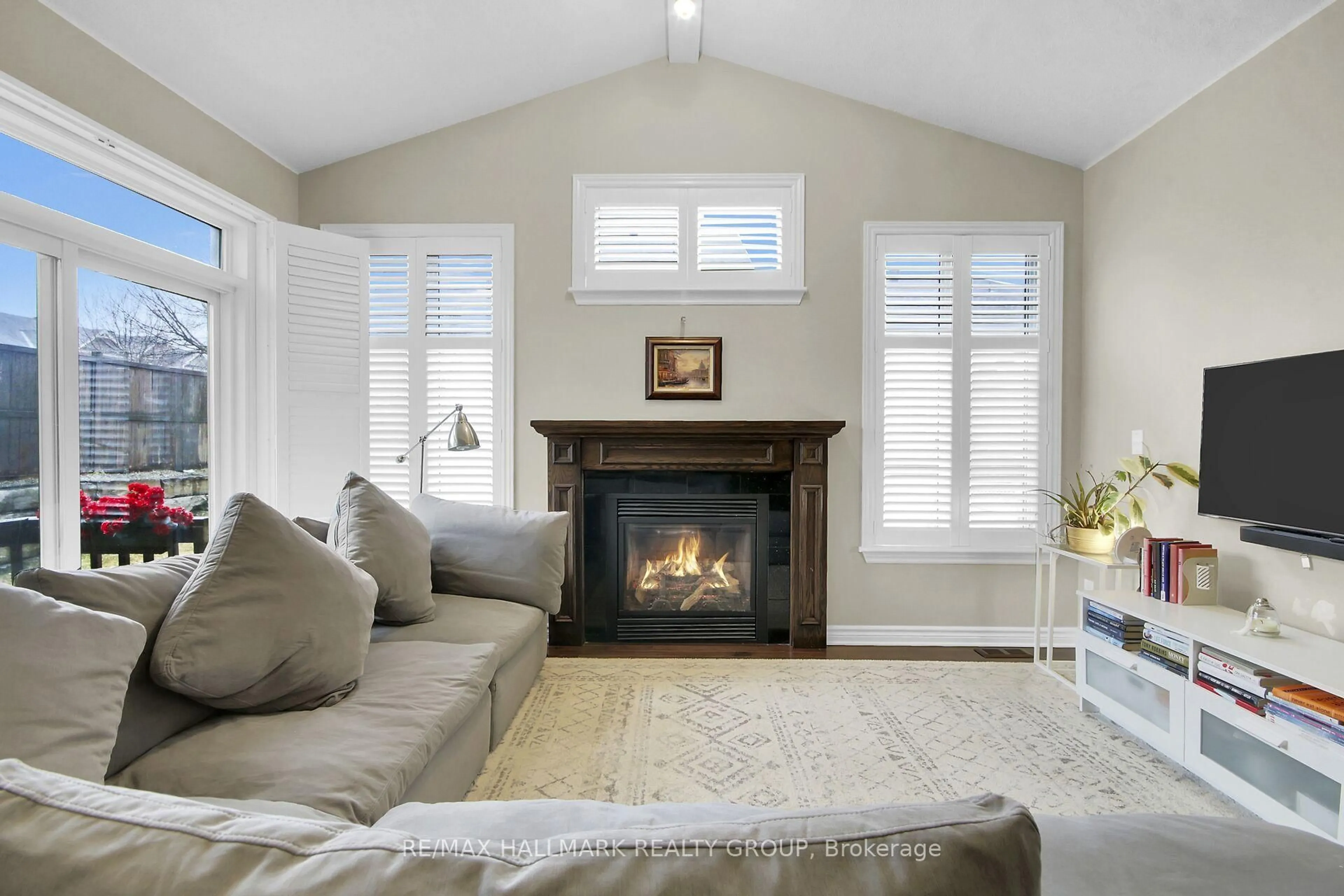 Living room with furniture, unknown for 600 Miro Way, Ottawa Ontario K2T 0E6