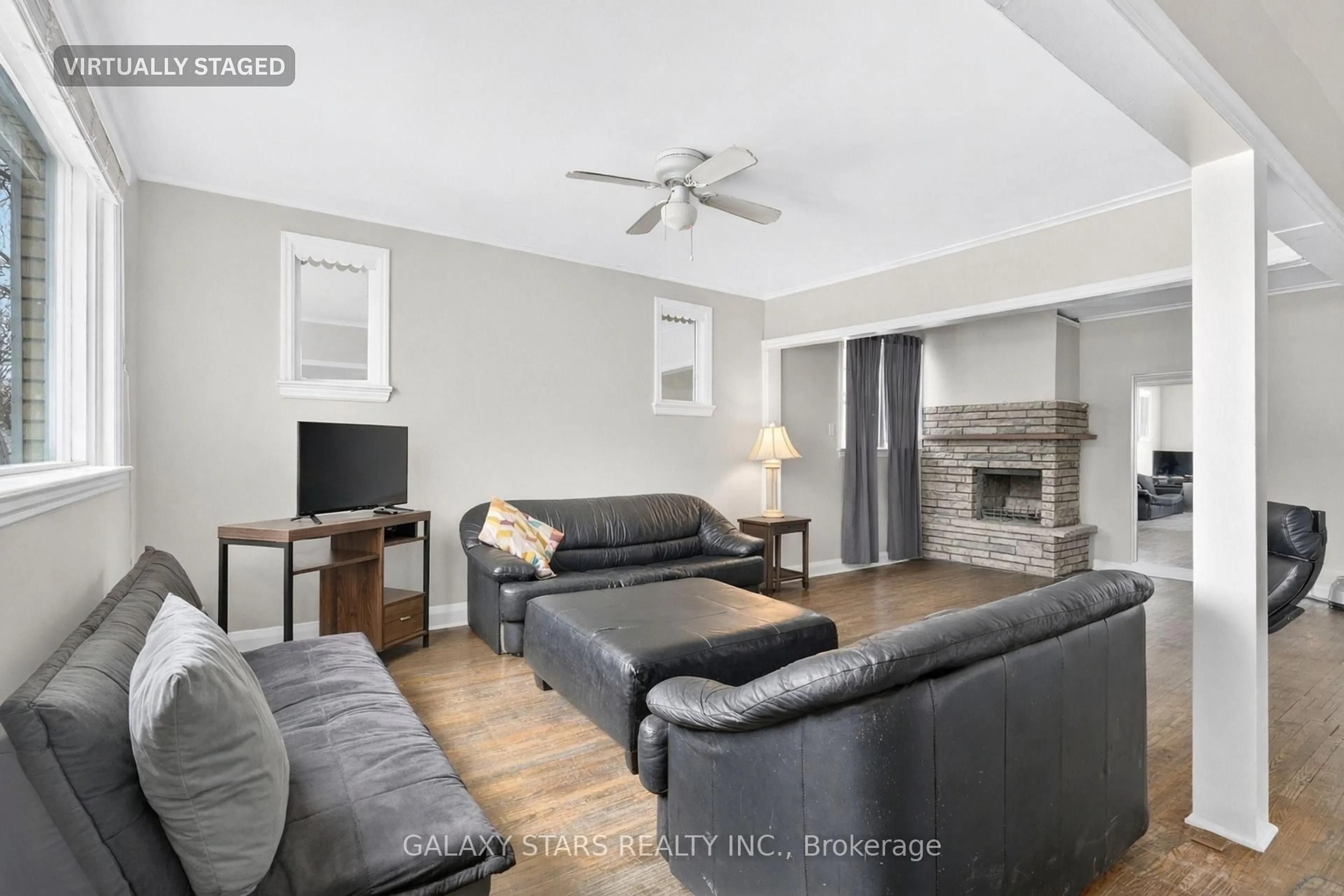 Living room with furniture, unknown for 599 Donegal St, Peterborough Ontario K9H 4M3