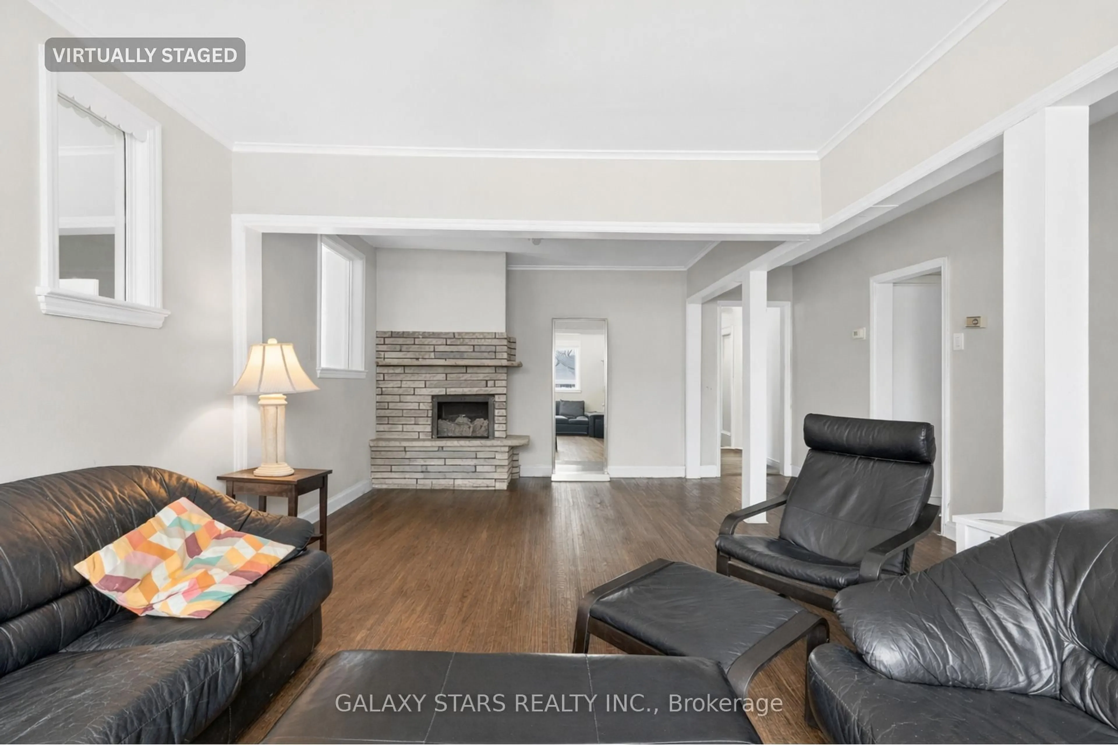 Living room with furniture, unknown for 599 Donegal St, Peterborough Ontario K9H 4M3