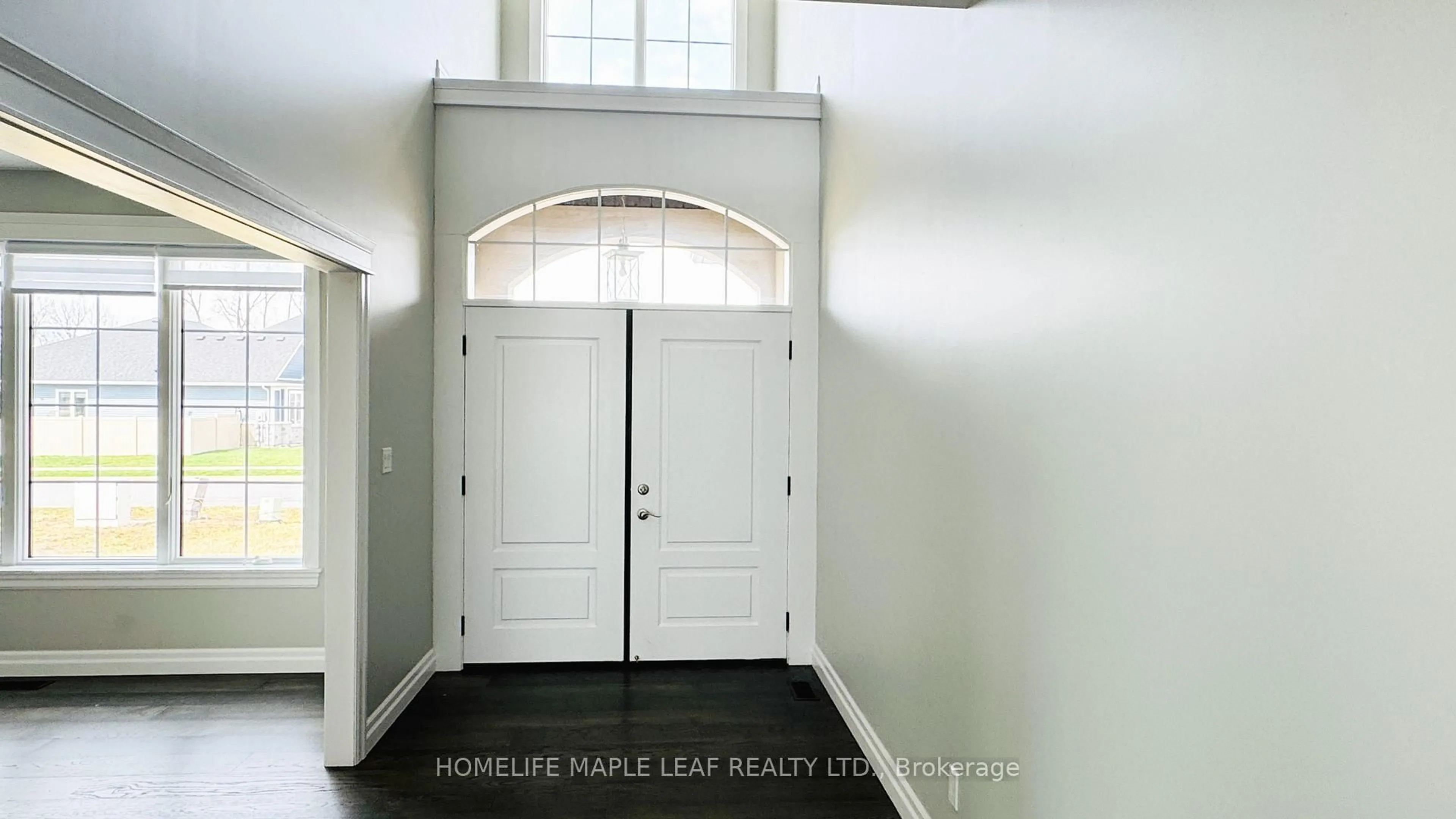 Indoor entryway for 310 Blake Ave, Lakeshore Ontario N8L 1B6