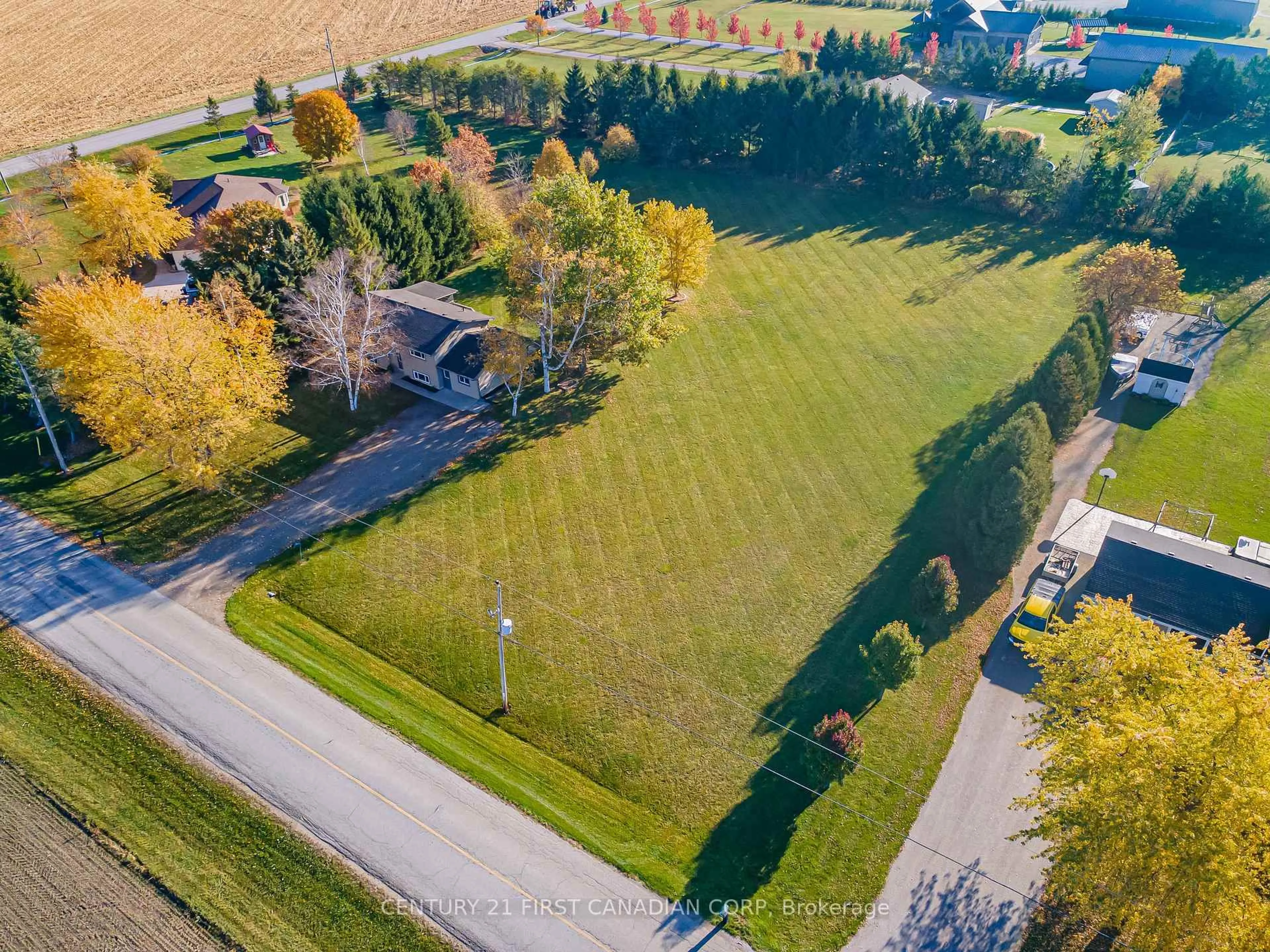 A pic from outside/outdoor area/front of a property/back of a property/a pic from drone, street for 70986 B Line, Lambton Shores Ontario N0M 1T0