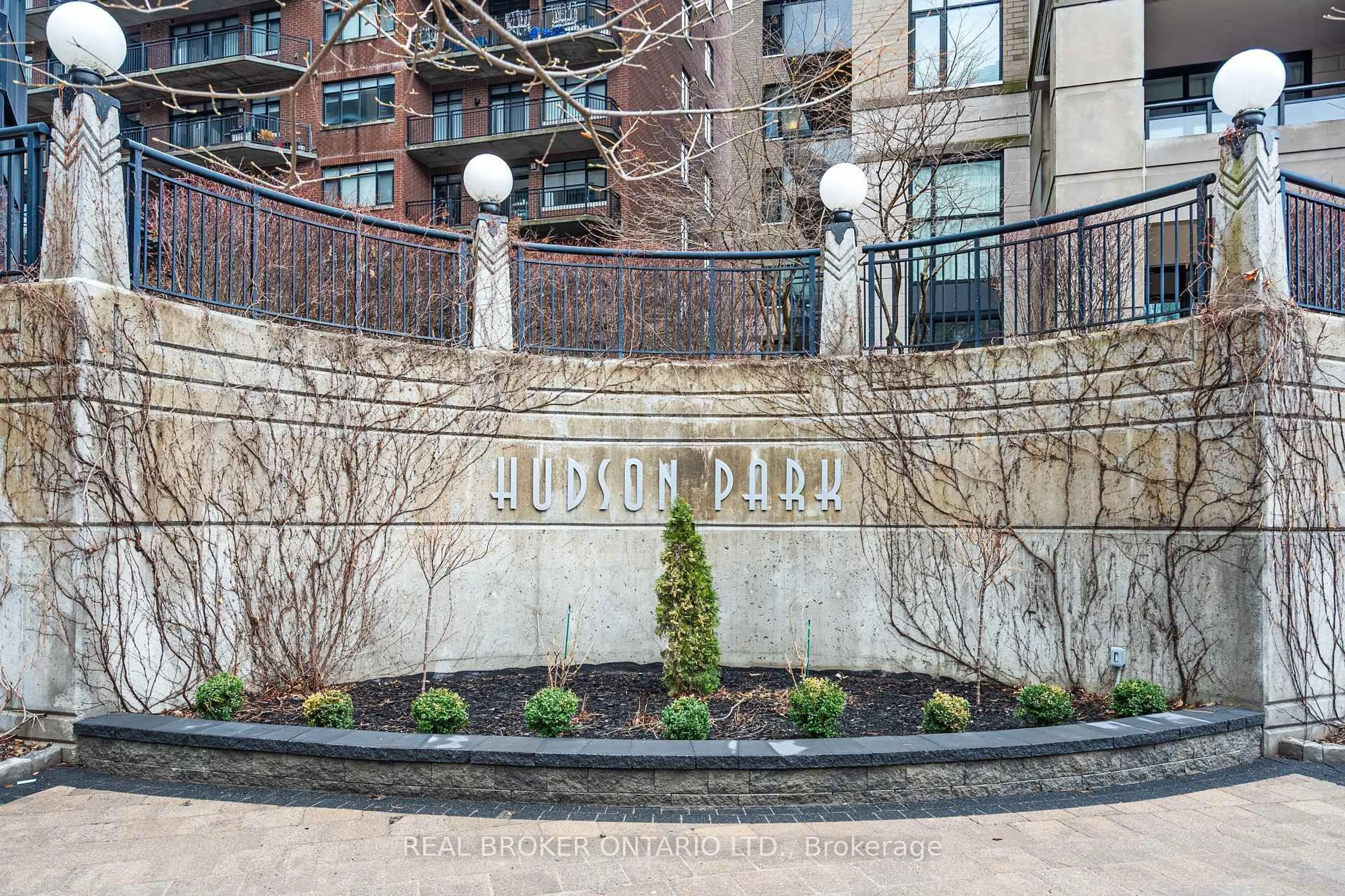 Unknown for 235 Kent St #810, Ottawa Ontario K2P 1Z9