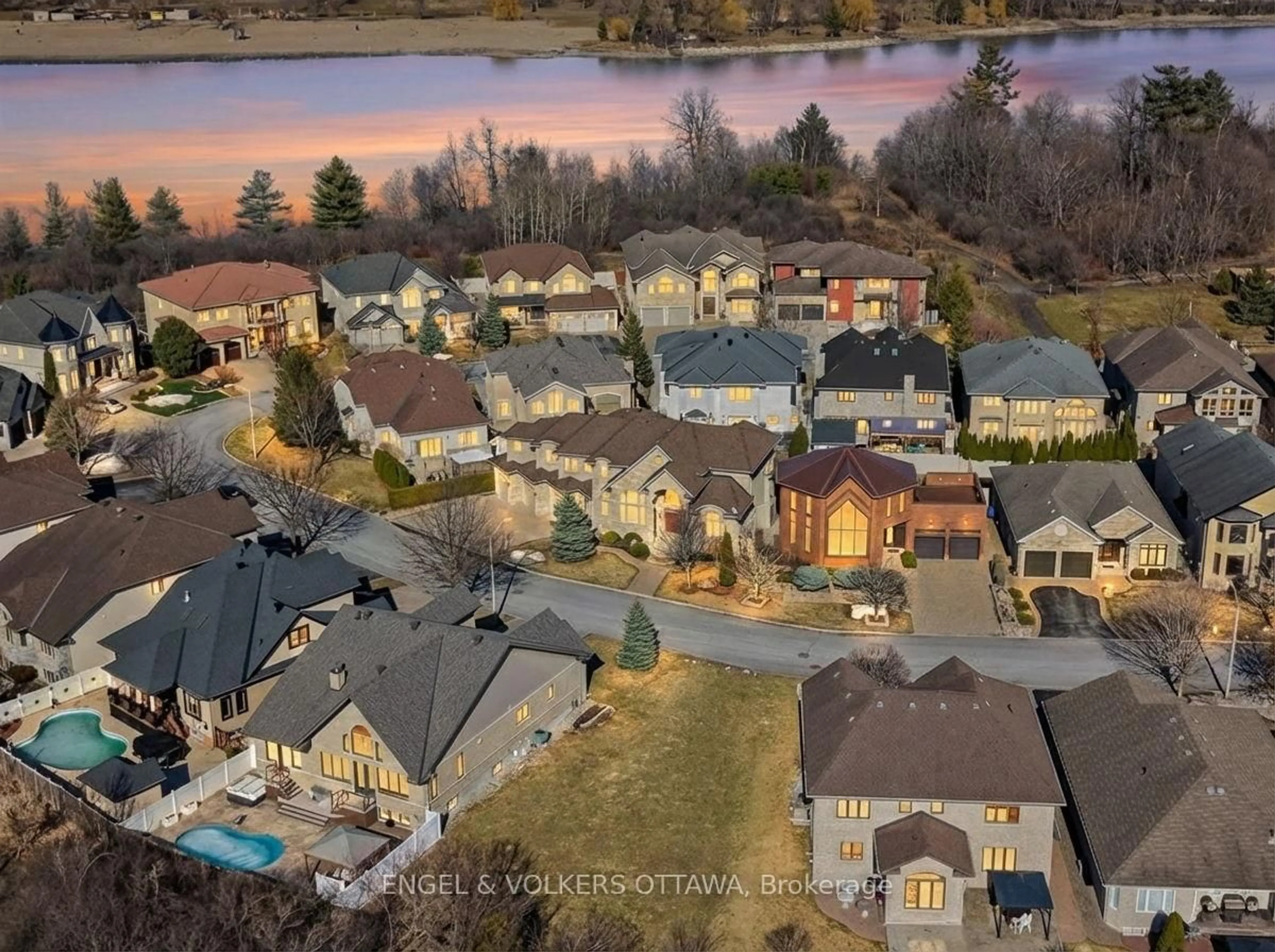 A pic from outside/outdoor area/front of a property/back of a property/a pic from drone, water/lake/river/ocean view for 453 Rahul Cres, Ottawa Ontario K2C 4H8