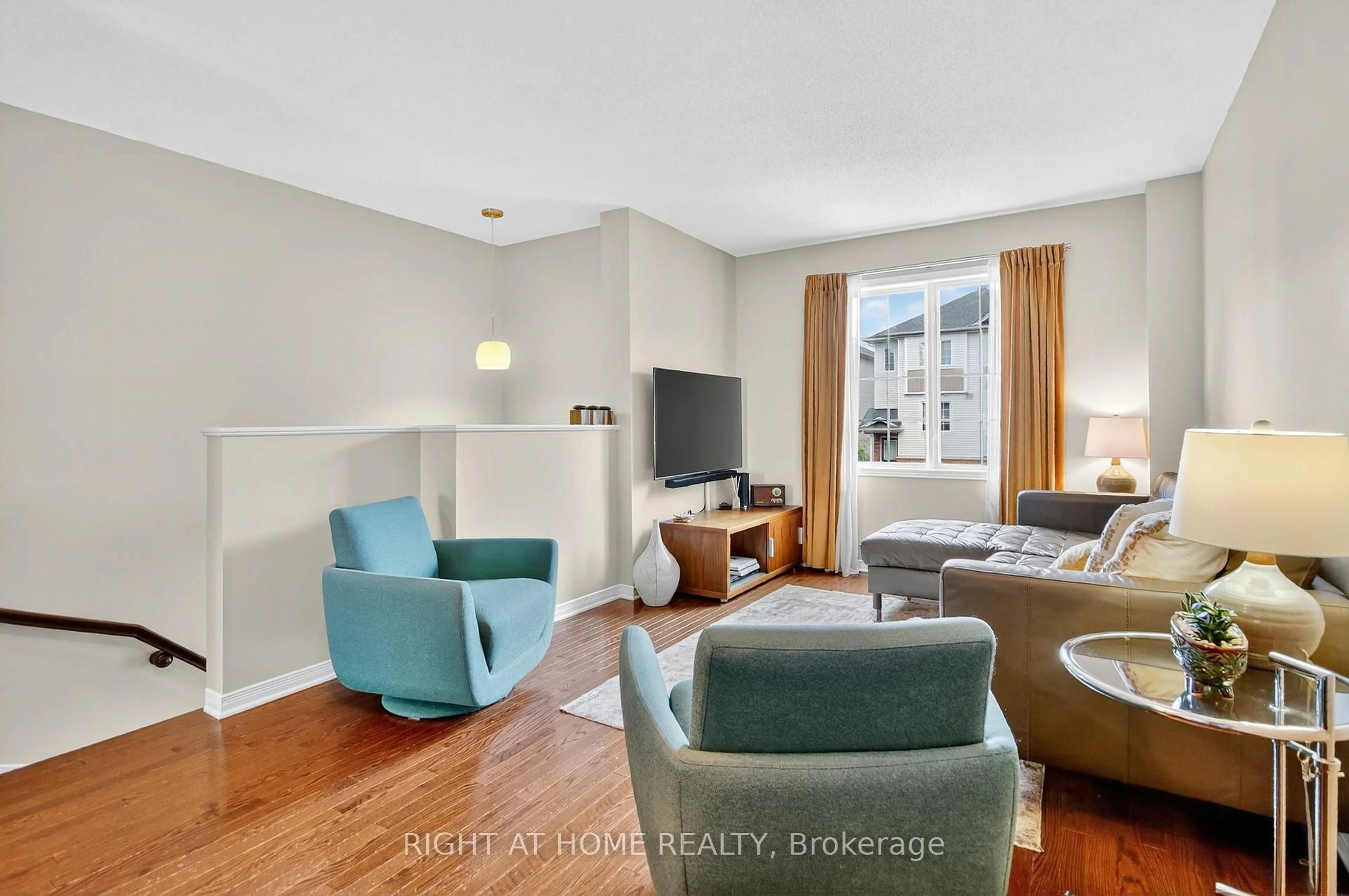 Living room with furniture, unknown for 24 Manhattan Cres, Ottawa Ontario K2C 4B4