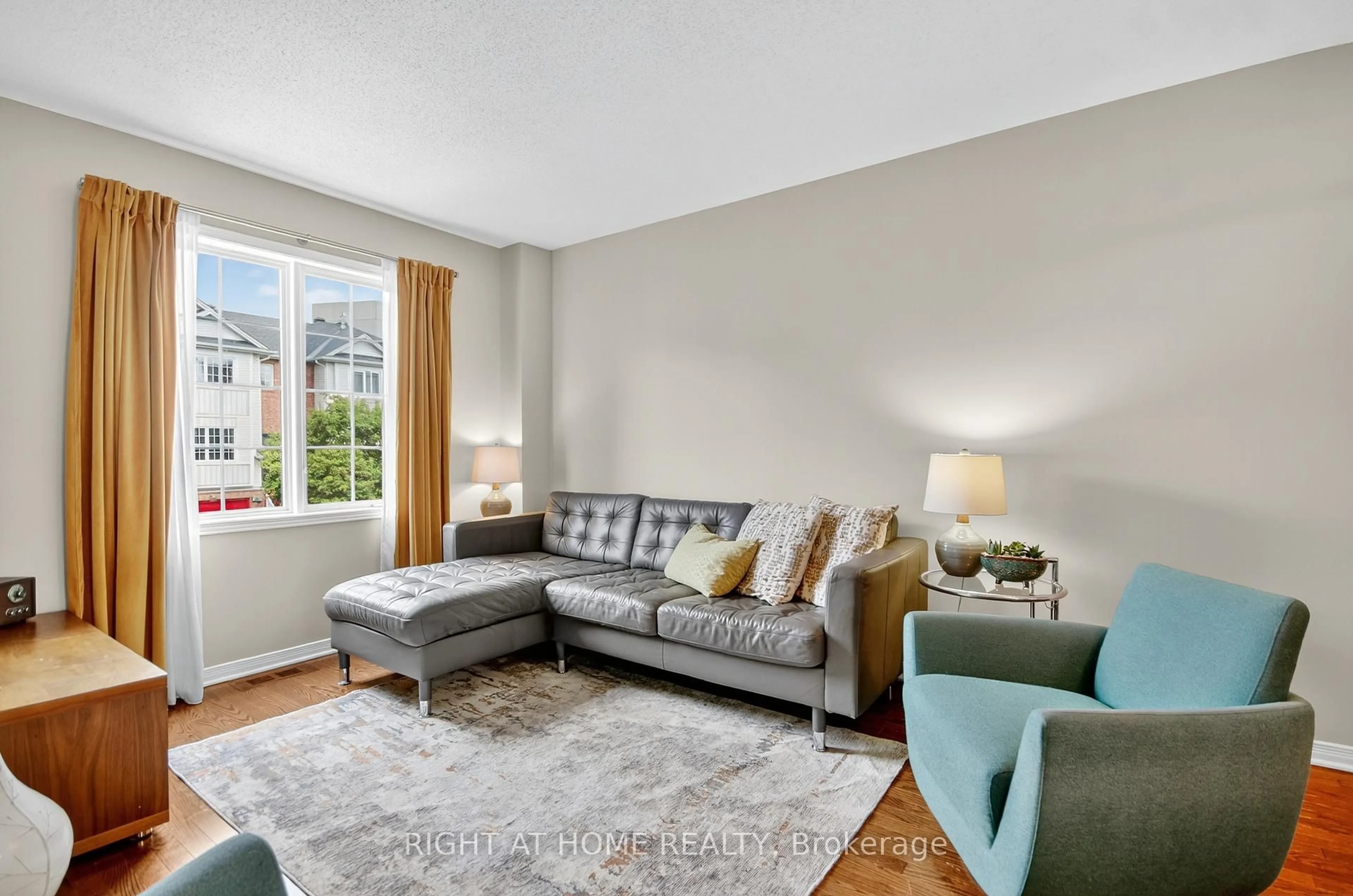 Living room with furniture, unknown for 24 Manhattan Cres, Ottawa Ontario K2C 4B4