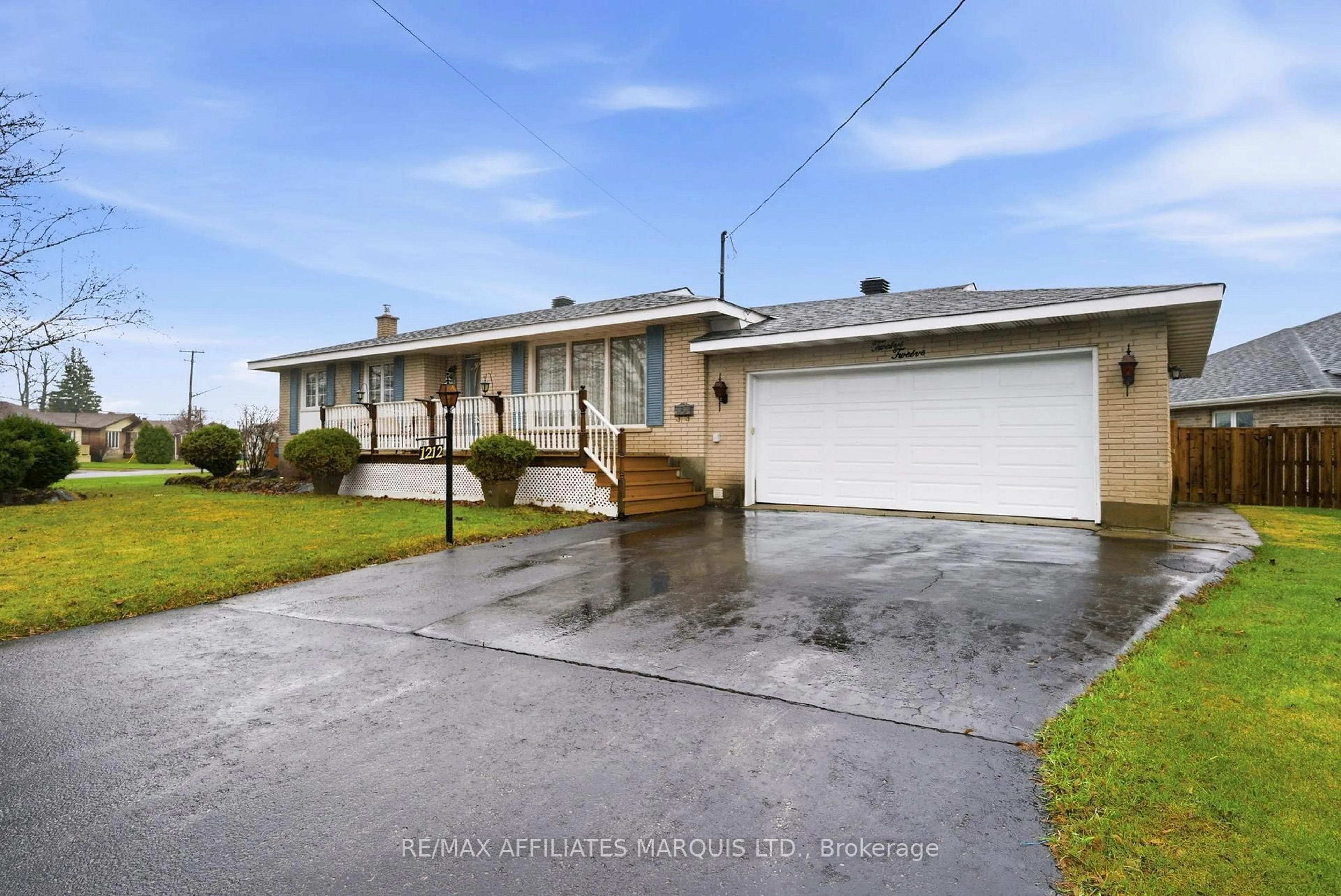 A pic from outside/outdoor area/front of a property/back of a property/a pic from drone, street for 1212 Brodeur St, Cornwall Ontario K6J 4Z2