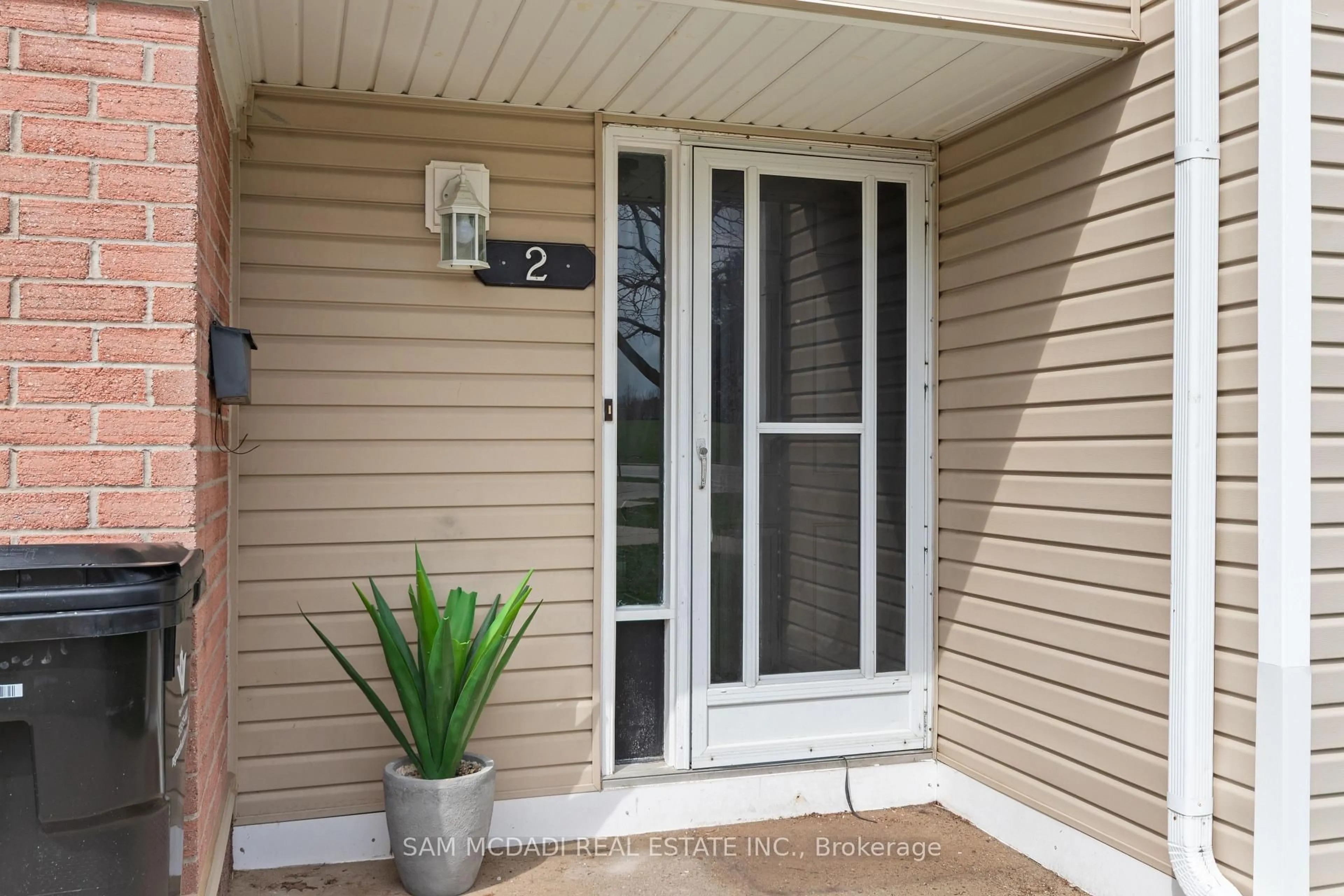 Home with vinyl exterior material, street for 160 Rittenhouse Rd #2, Kitchener Ontario N2E 3E9