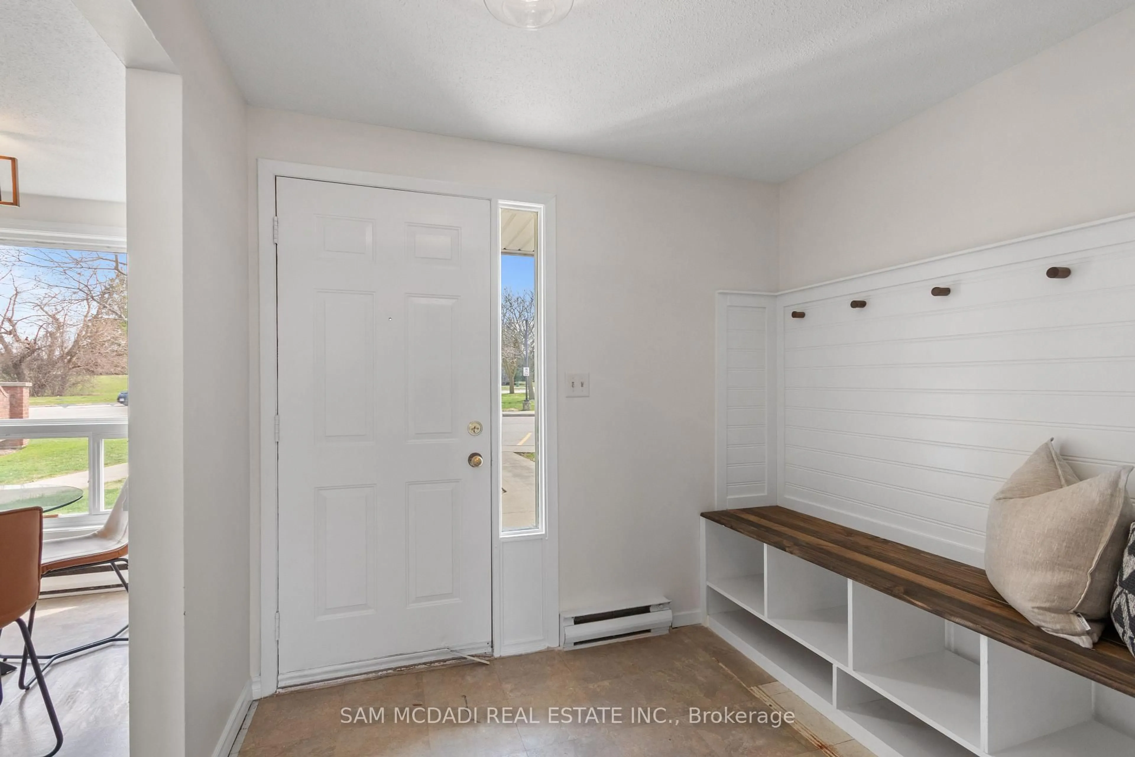 Indoor entryway for 160 Rittenhouse Rd #2, Kitchener Ontario N2E 3E9