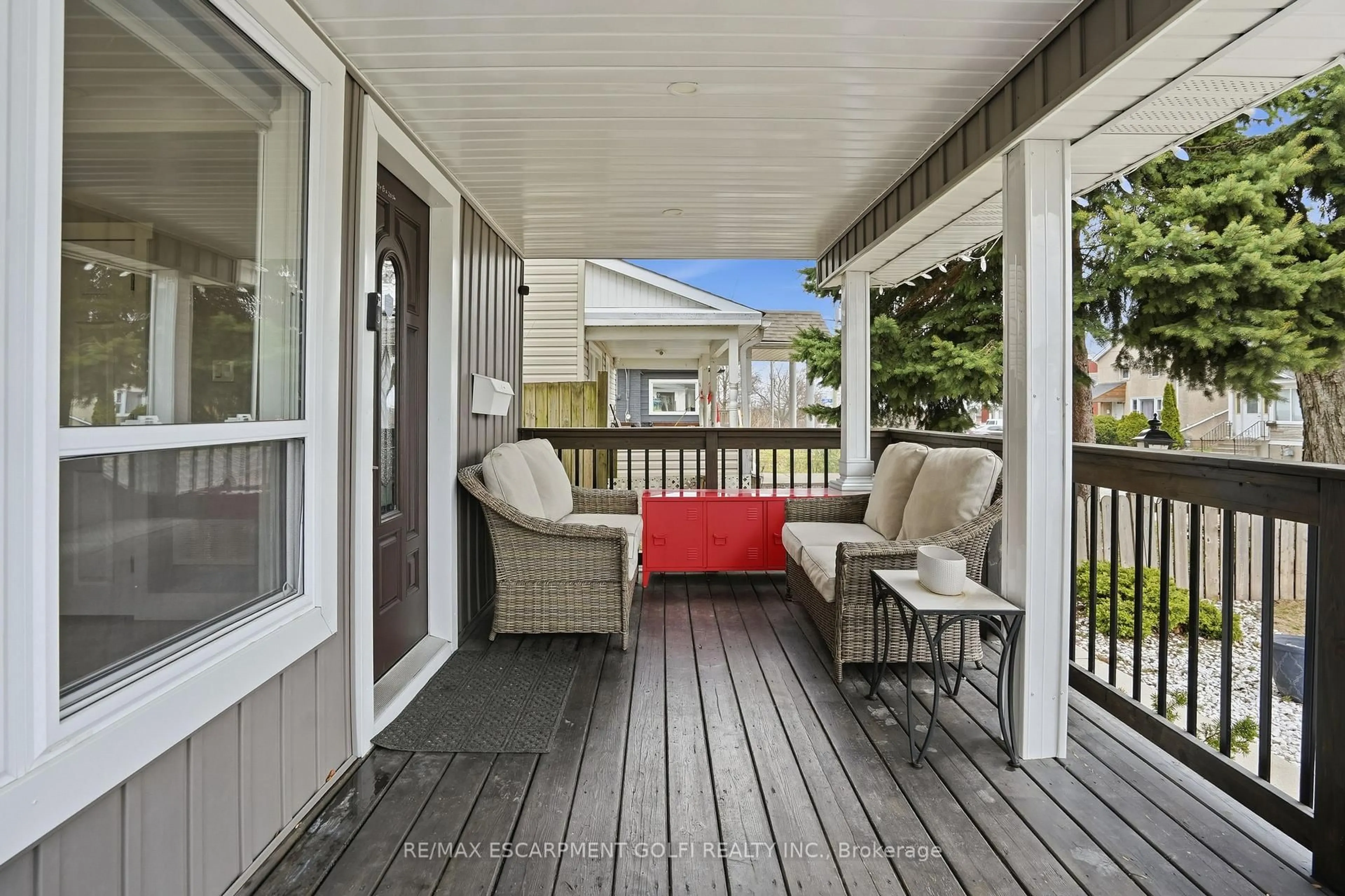 Patio, street for 5773 Leonard Ave, Niagara Falls Ontario L2G 4R4