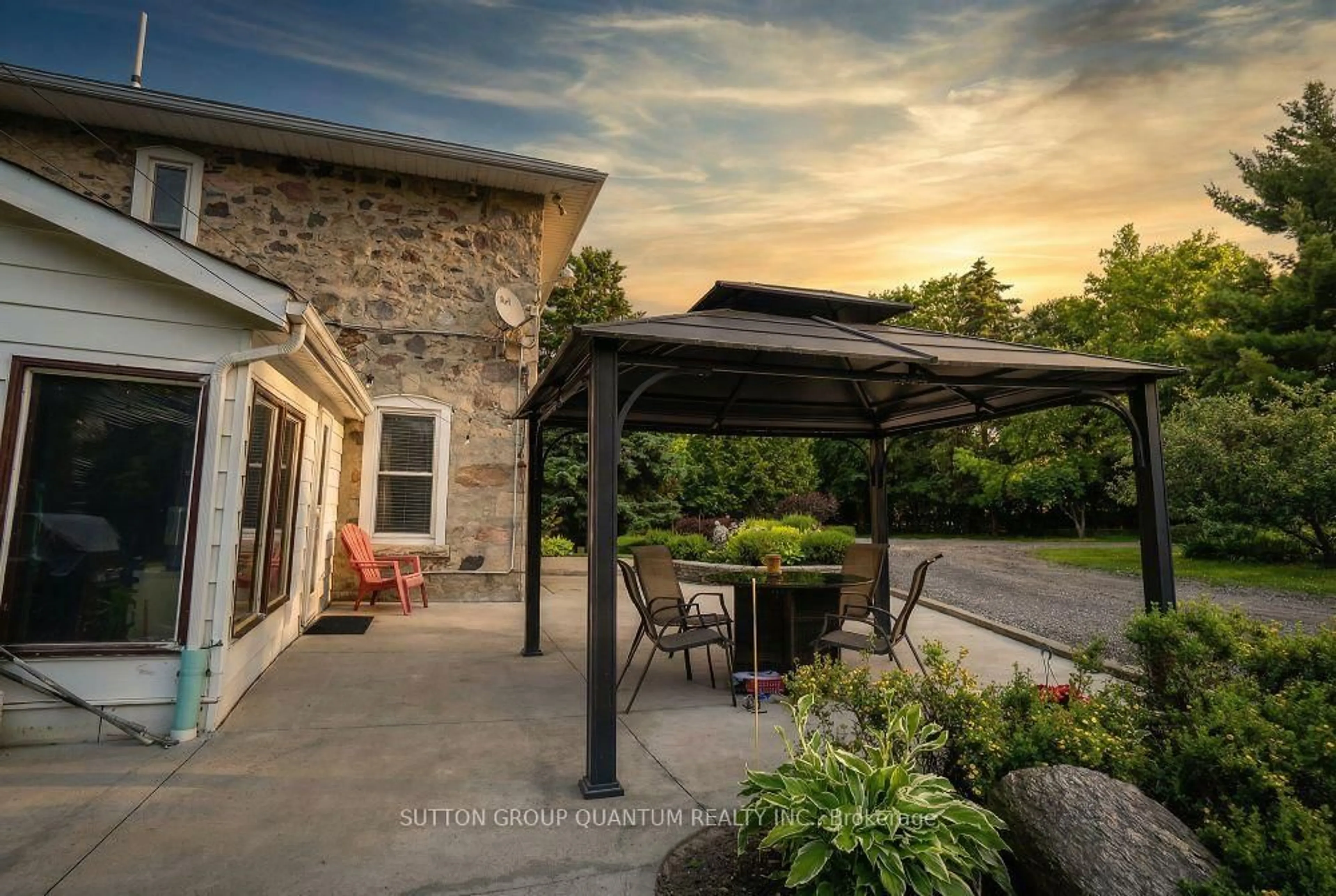 Patio, unknown for 5354 Fifth Line, Erin Ontario N0B 1T0