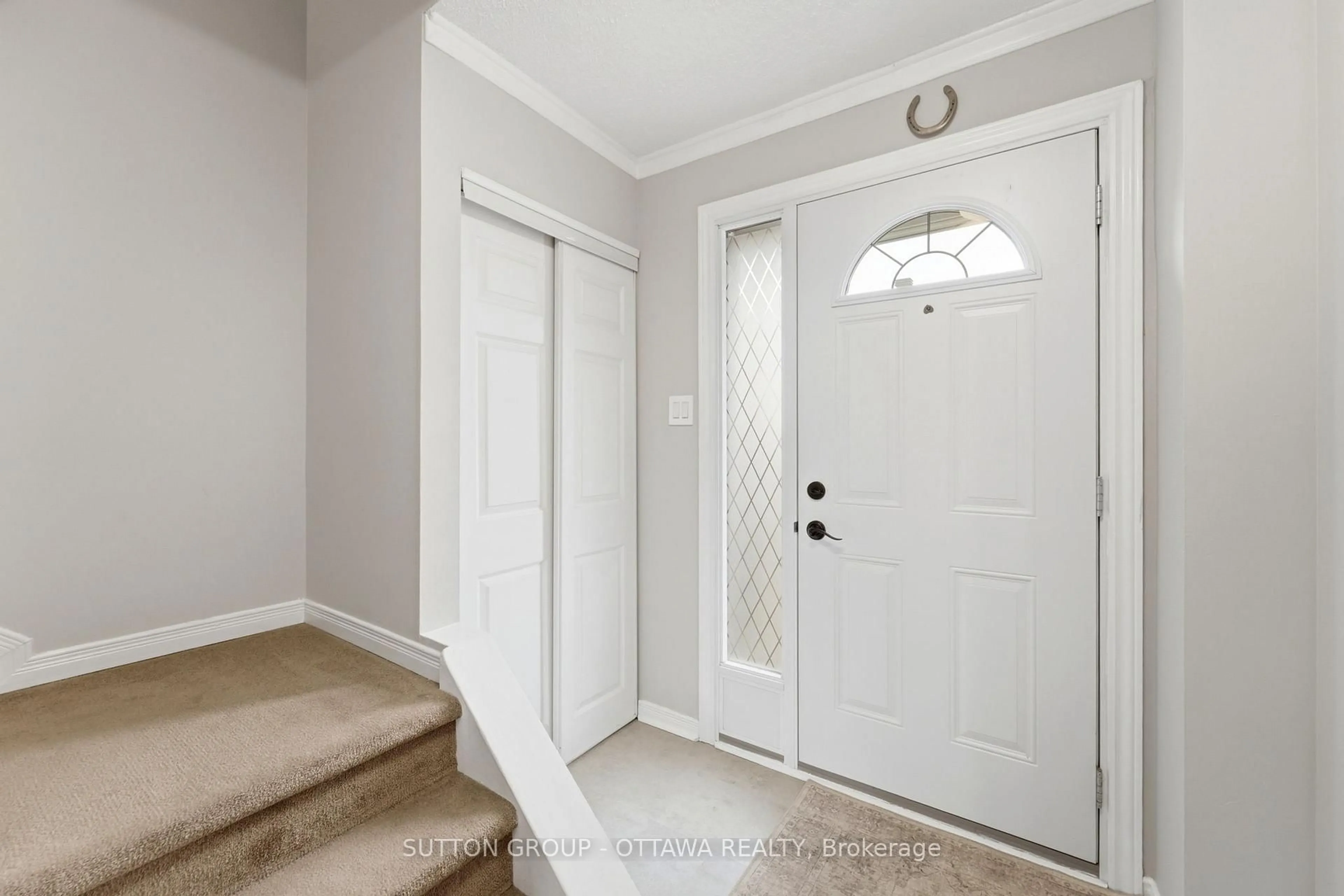 Indoor entryway for 3907E Old Richmond Rd, Ottawa Ontario K2H 8T8