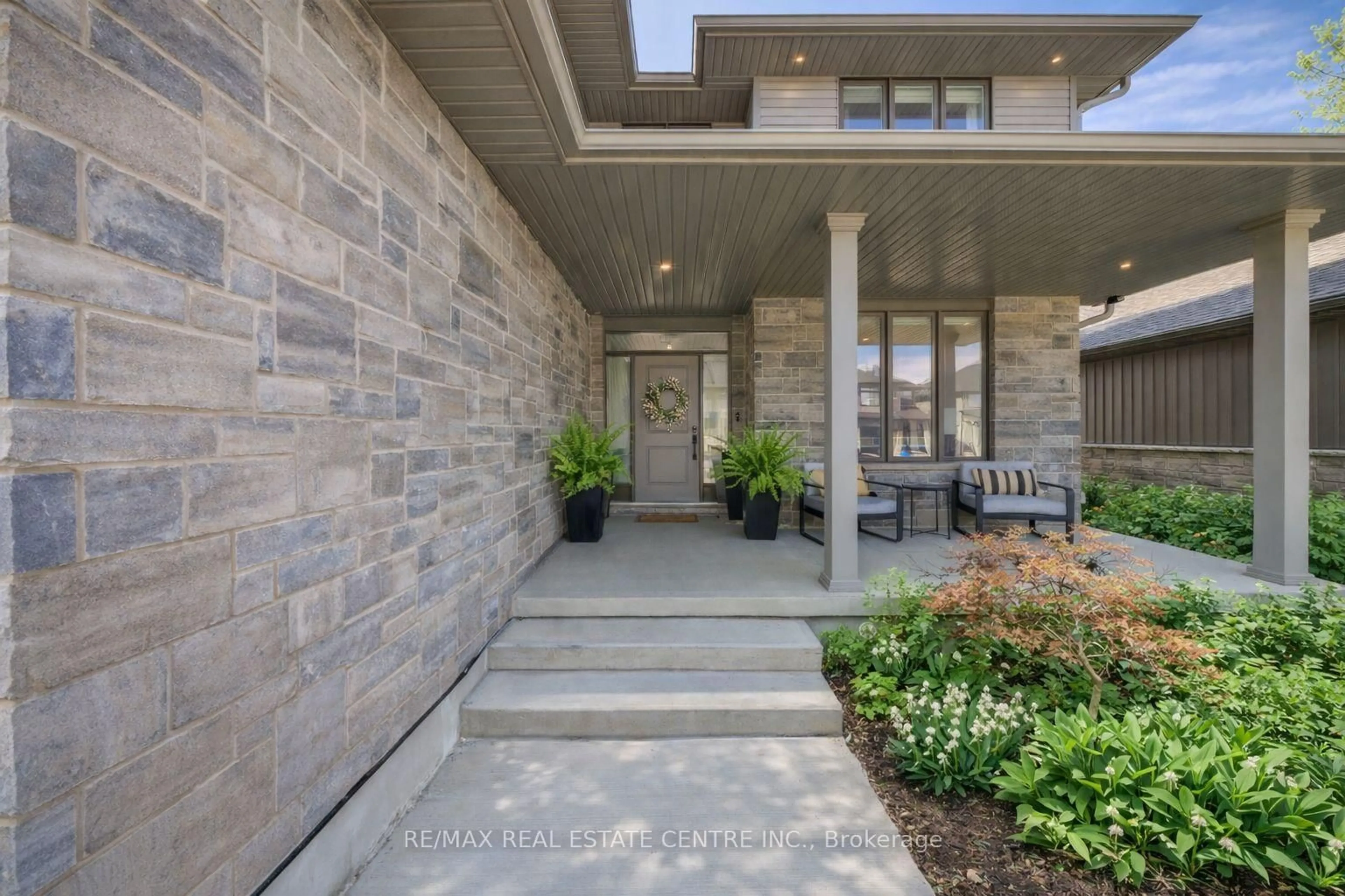 Unknown for 70 Rea Dr, Centre Wellington Ontario N1M 0H5