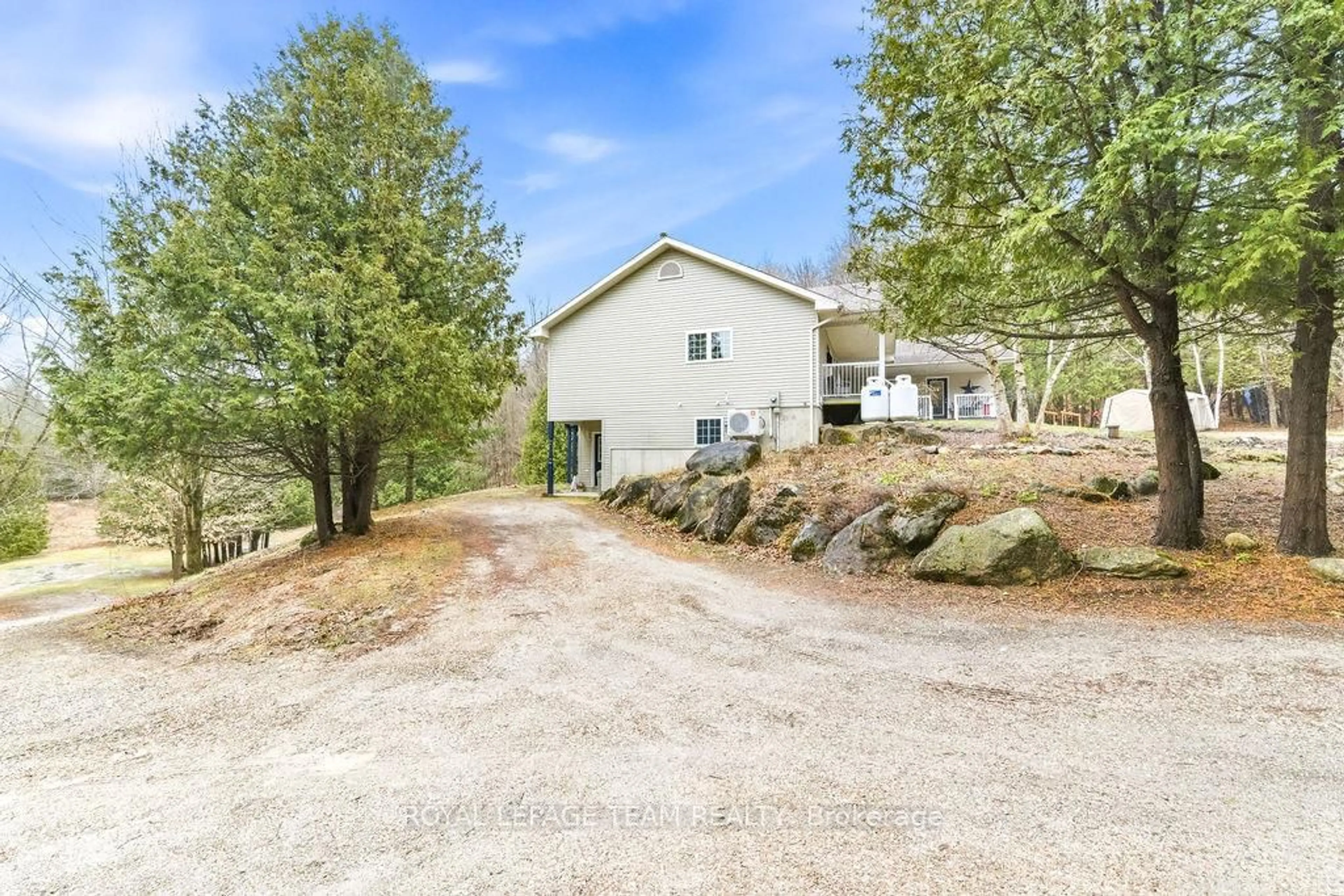 A pic from outside/outdoor area/front of a property/back of a property/a pic from drone, water/lake/river/ocean view for 5195 Mcdonald's Corners Rd, Mcdonalds Corners Ontario K0G 1M0