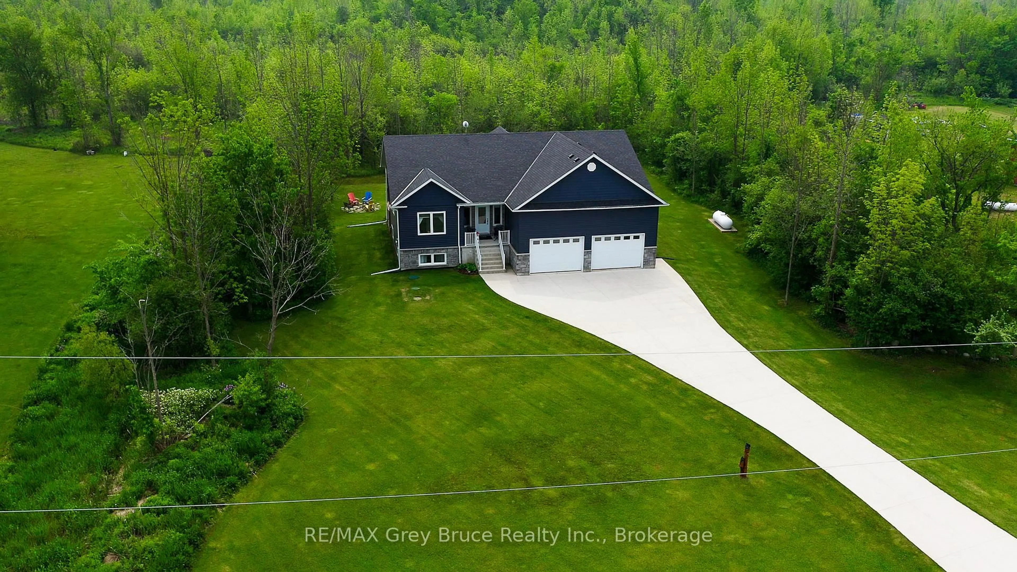 A pic from outside/outdoor area/front of a property/back of a property/a pic from drone, unknown for 350293 A Concession, Meaford Ontario N0H 1B0