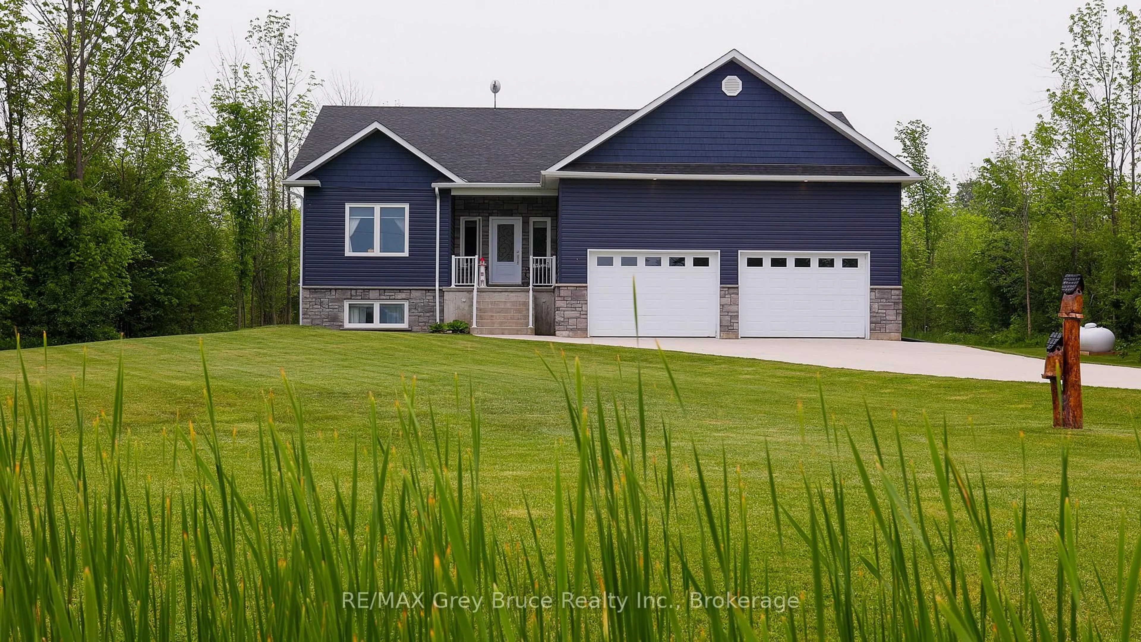 Home with vinyl exterior material, street for 350293 A Concession, Meaford Ontario N0H 1B0