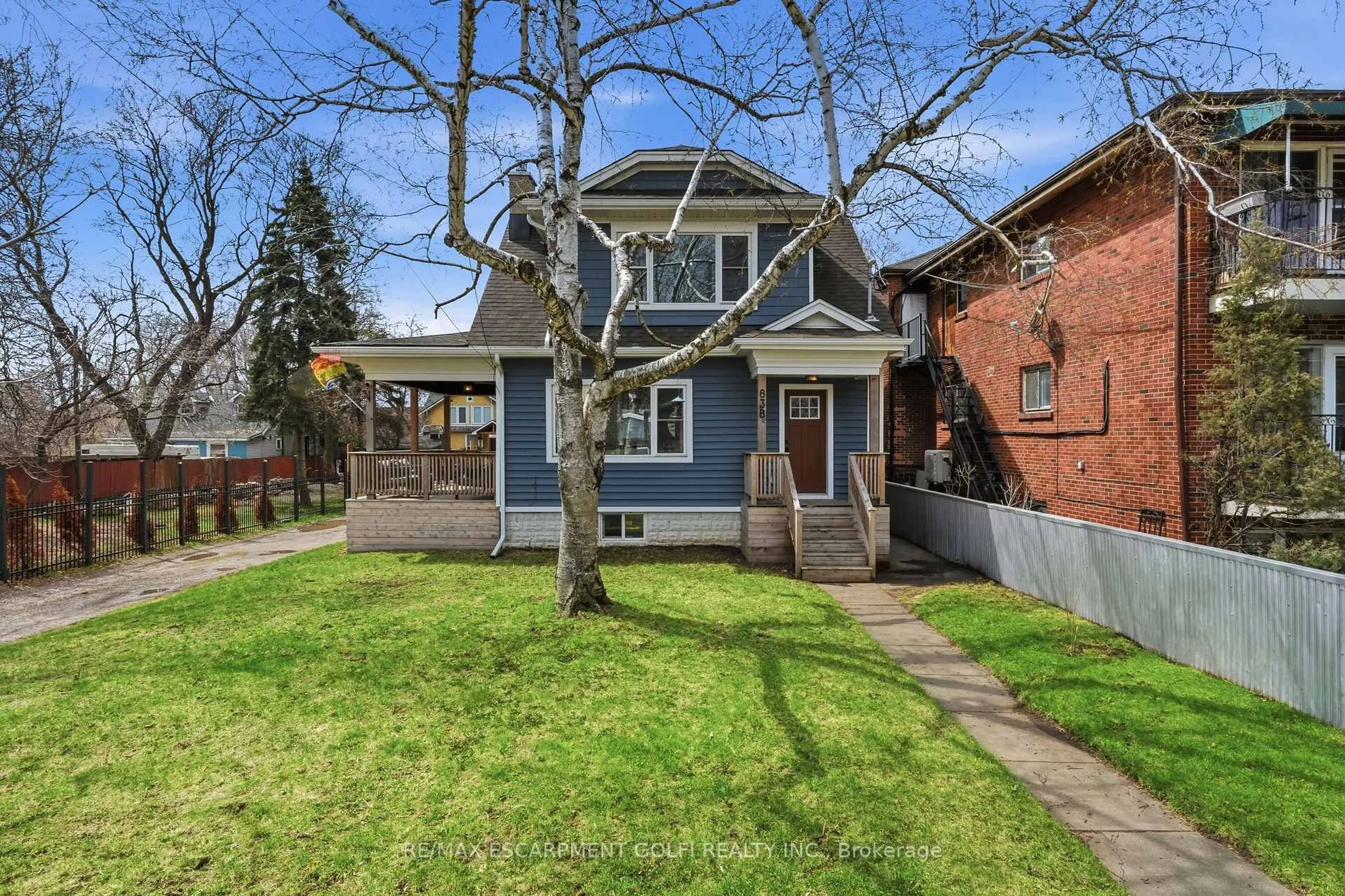 Home with brick exterior material, street for 838 BEACH Blvd, Hamilton Ontario L8H 6Z4