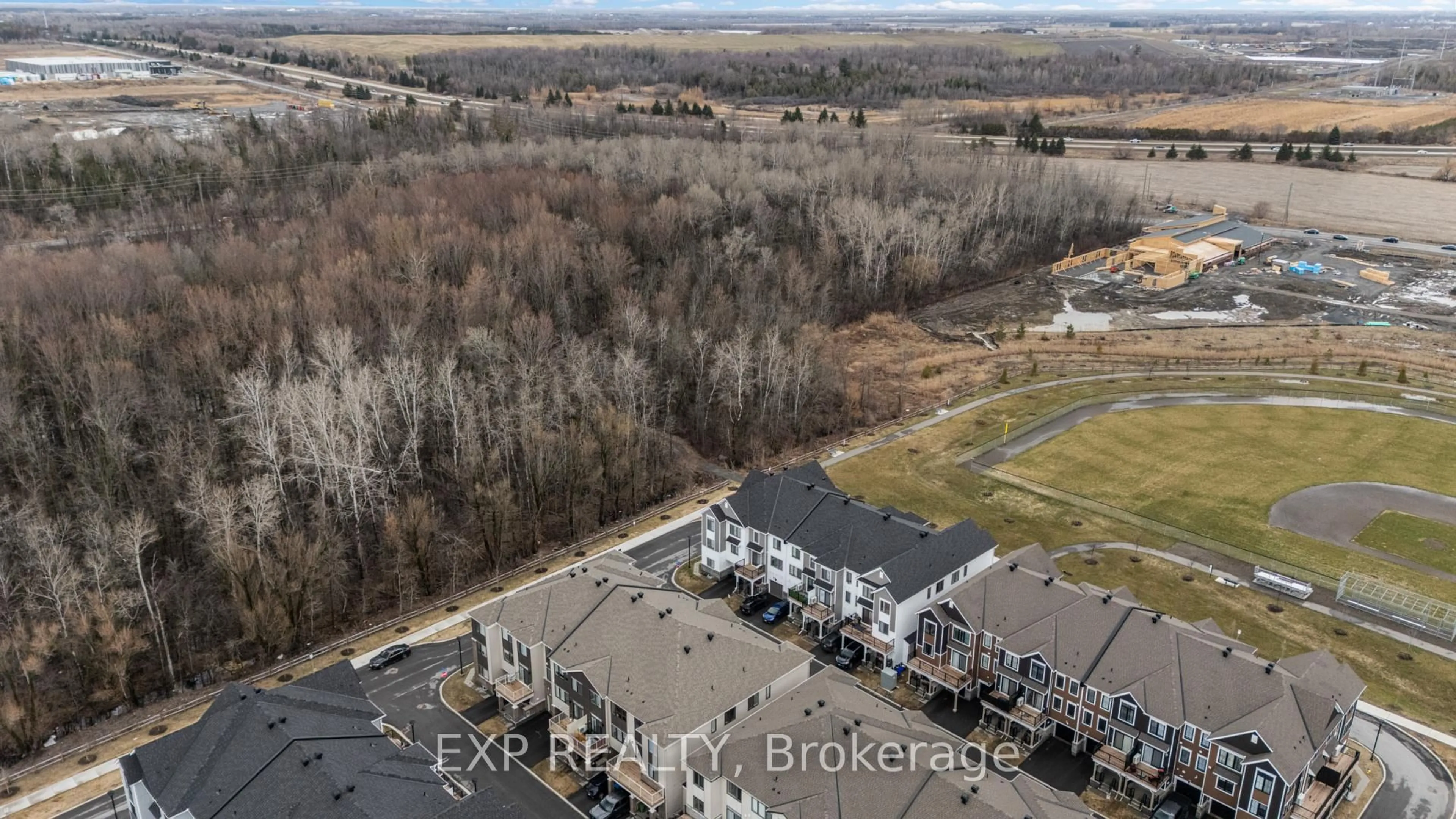 A pic from outside/outdoor area/front of a property/back of a property/a pic from drone, unknown for 720 Hydrus Private, Ottawa Ontario K2J 7B2