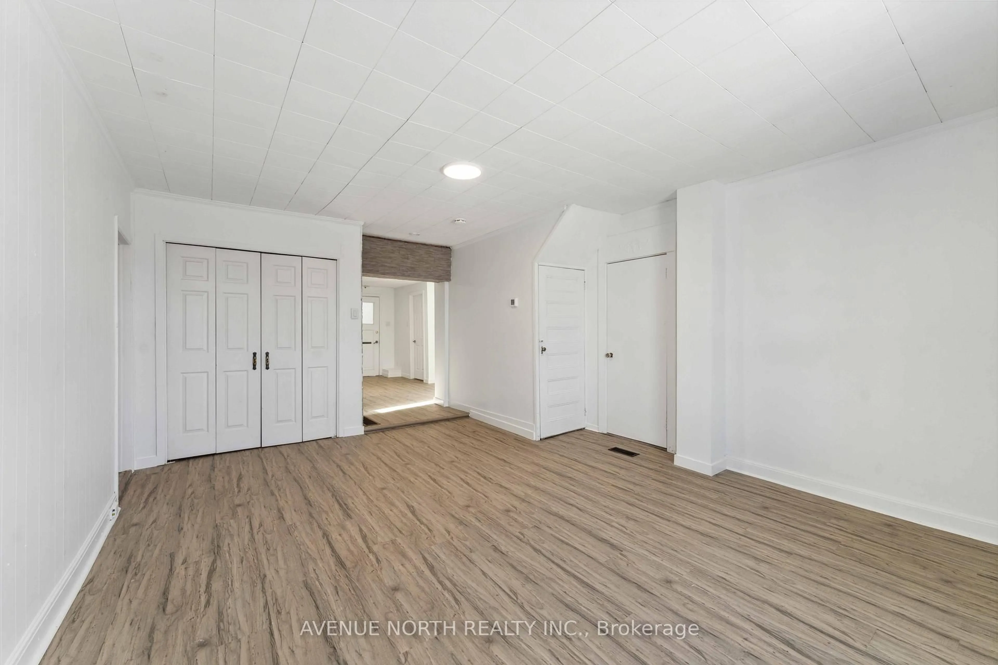 A pic of a room for 6958 Notre Dame St, Ottawa Ontario K1C 1H7