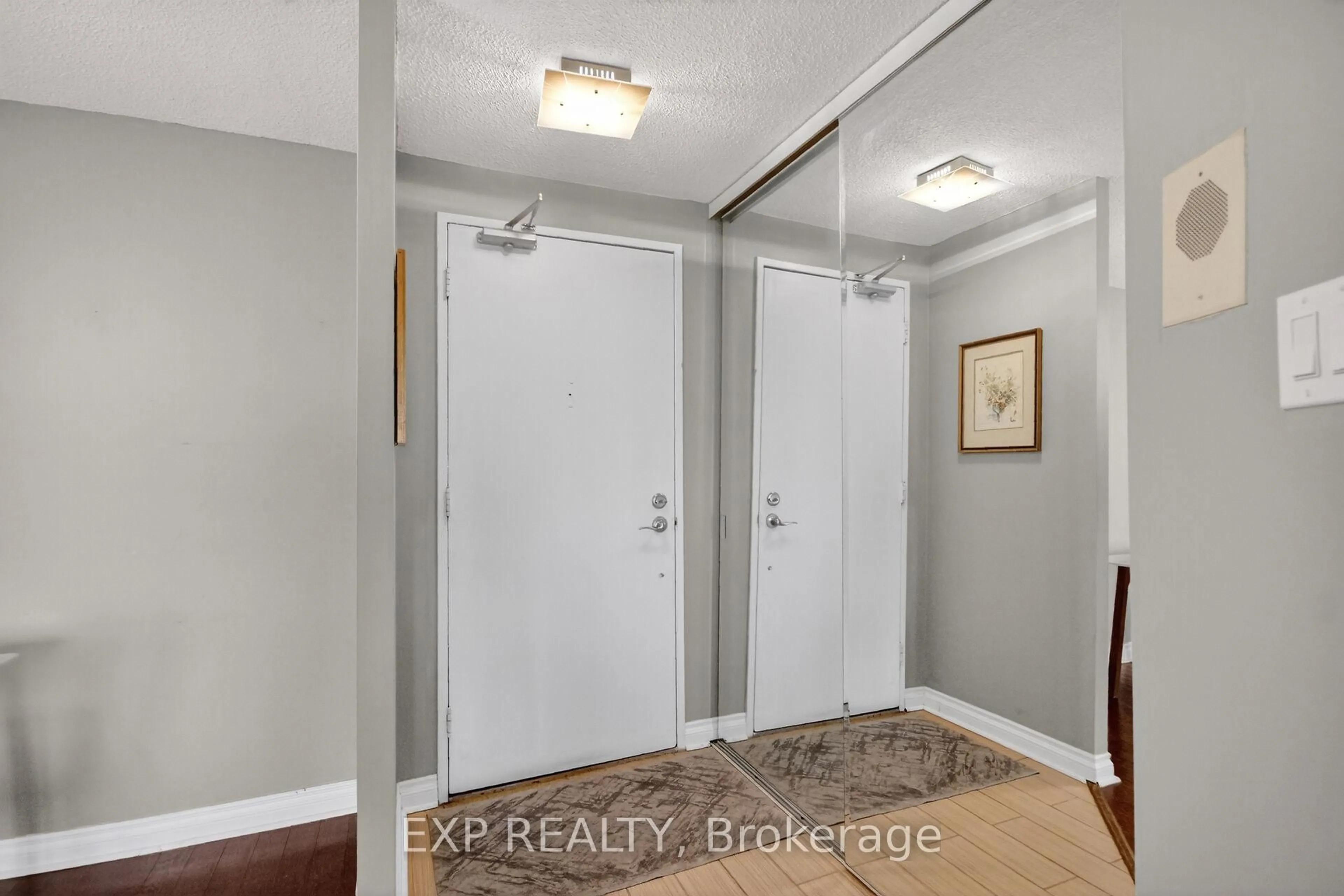 Indoor entryway for 1171 Ambleside Dr #2009, Ottawa Ontario K2B 8E1