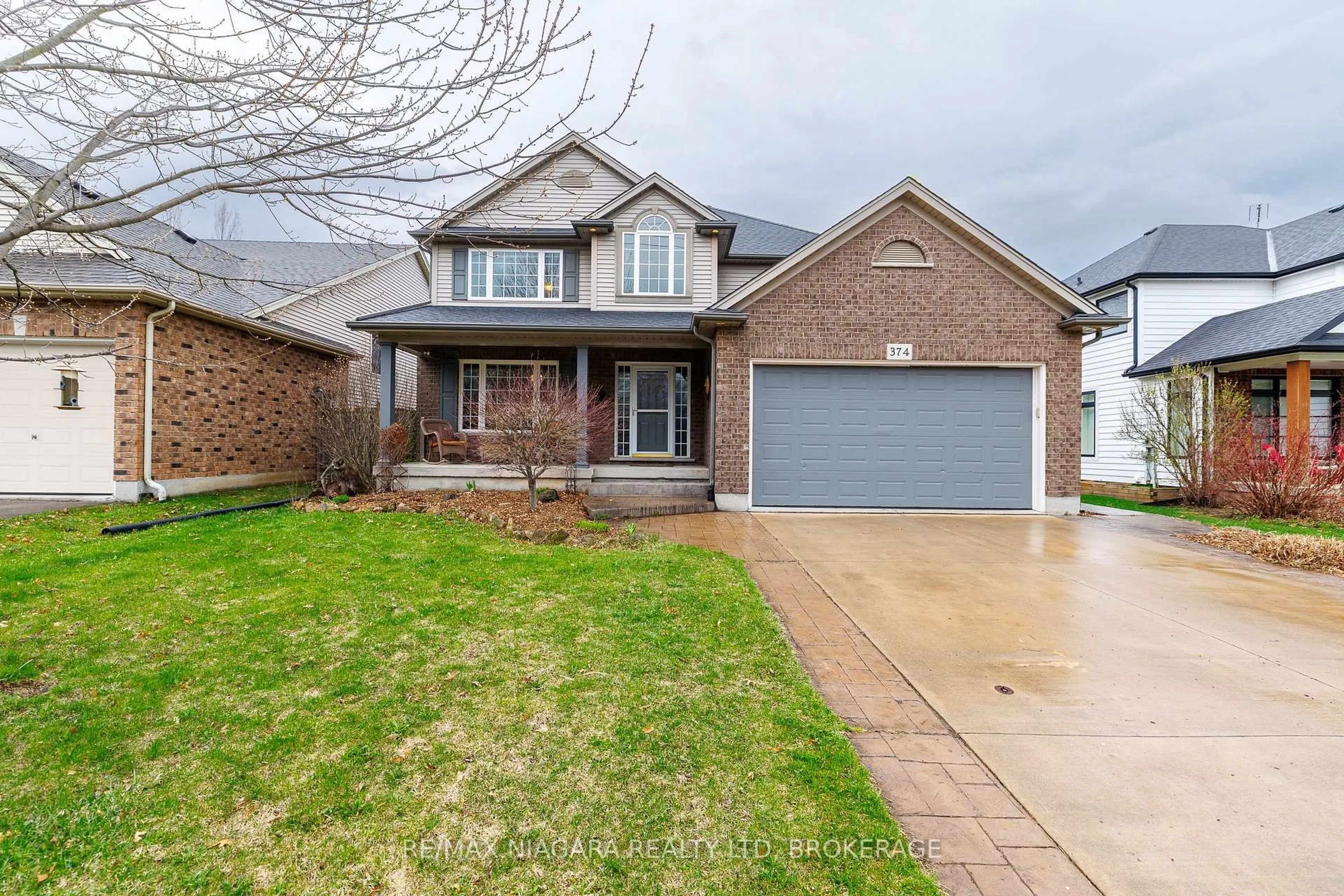 Home with brick exterior material, street for 374 PELHAM Rd, St. Catharines Ontario L2S 0A2