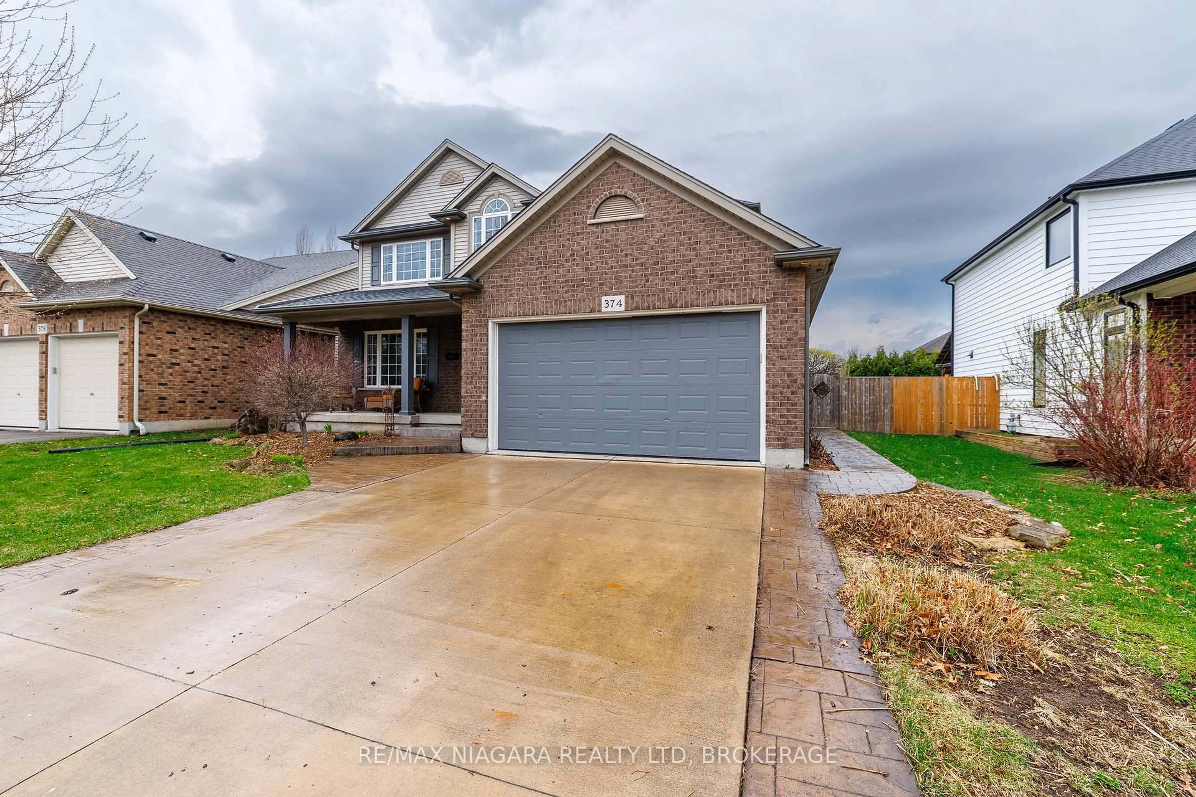 Home with brick exterior material, street for 374 PELHAM Rd, St. Catharines Ontario L2S 0A2