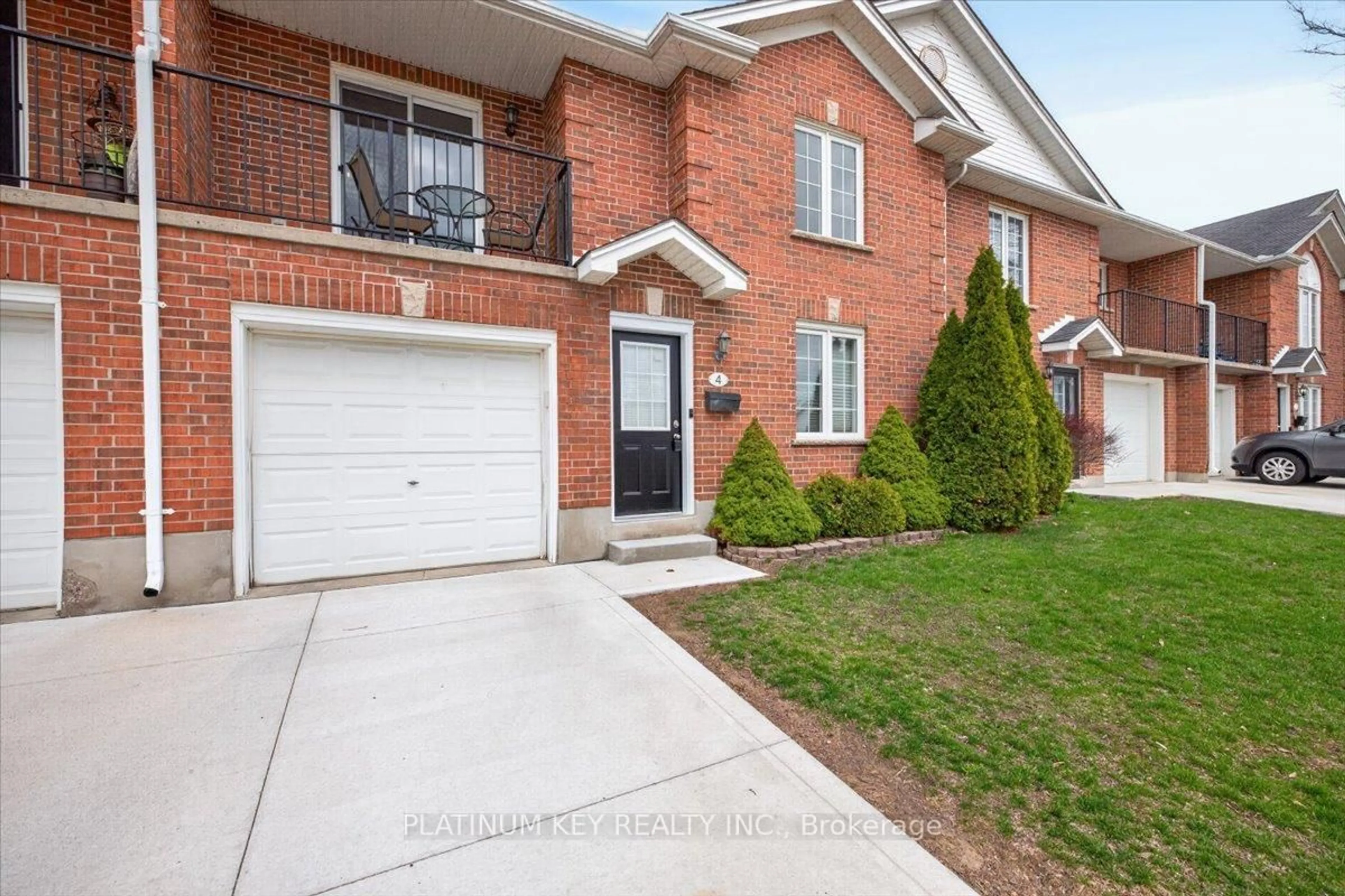 Home with brick exterior material, street for 1077 Hamilton Rd #4, London East Ontario N5W 6G3