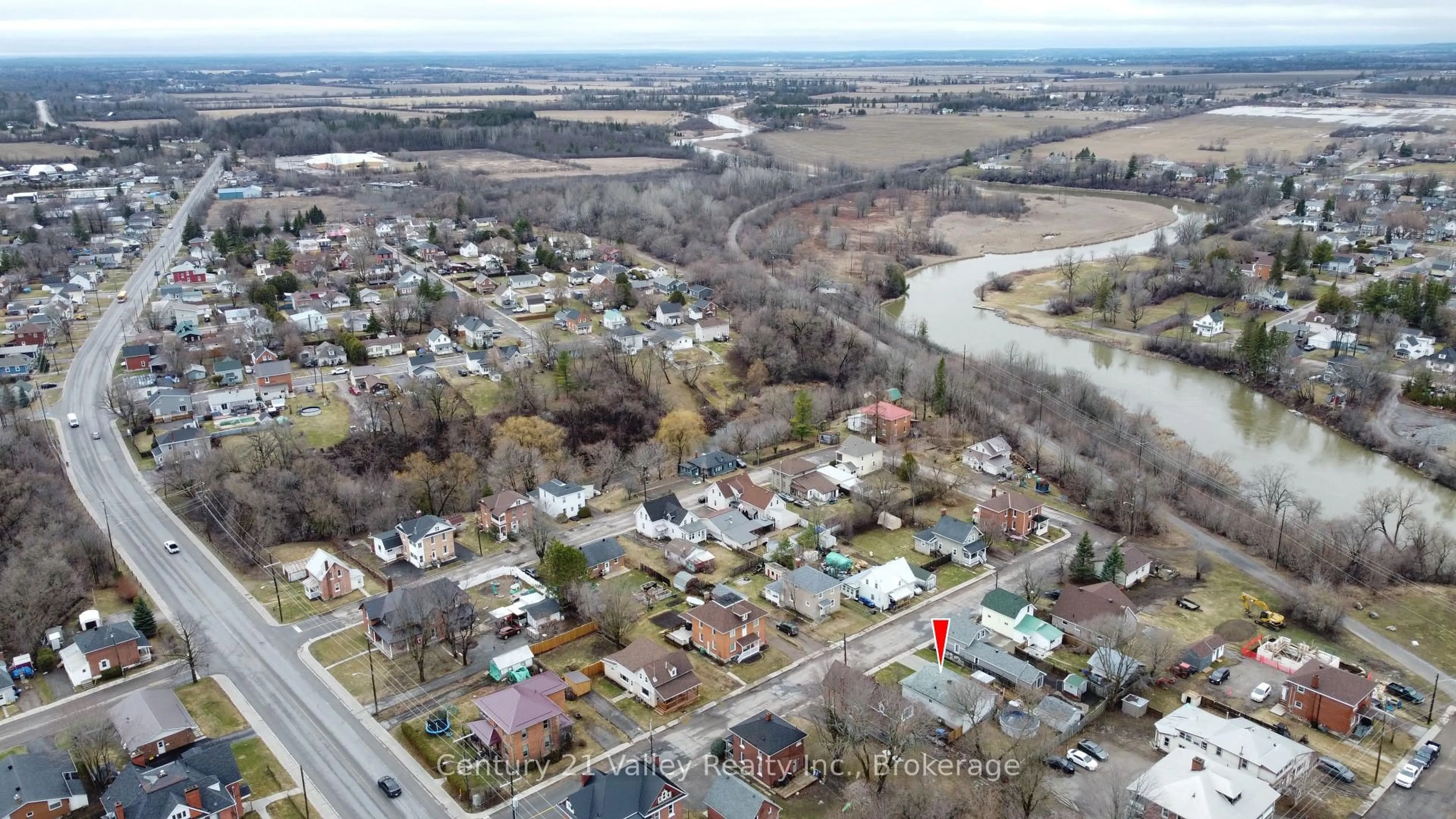 A pic from outside/outdoor area/front of a property/back of a property/a pic from drone, water/lake/river/ocean view for 99 Queen St, Renfrew Ontario K7V 2A4
