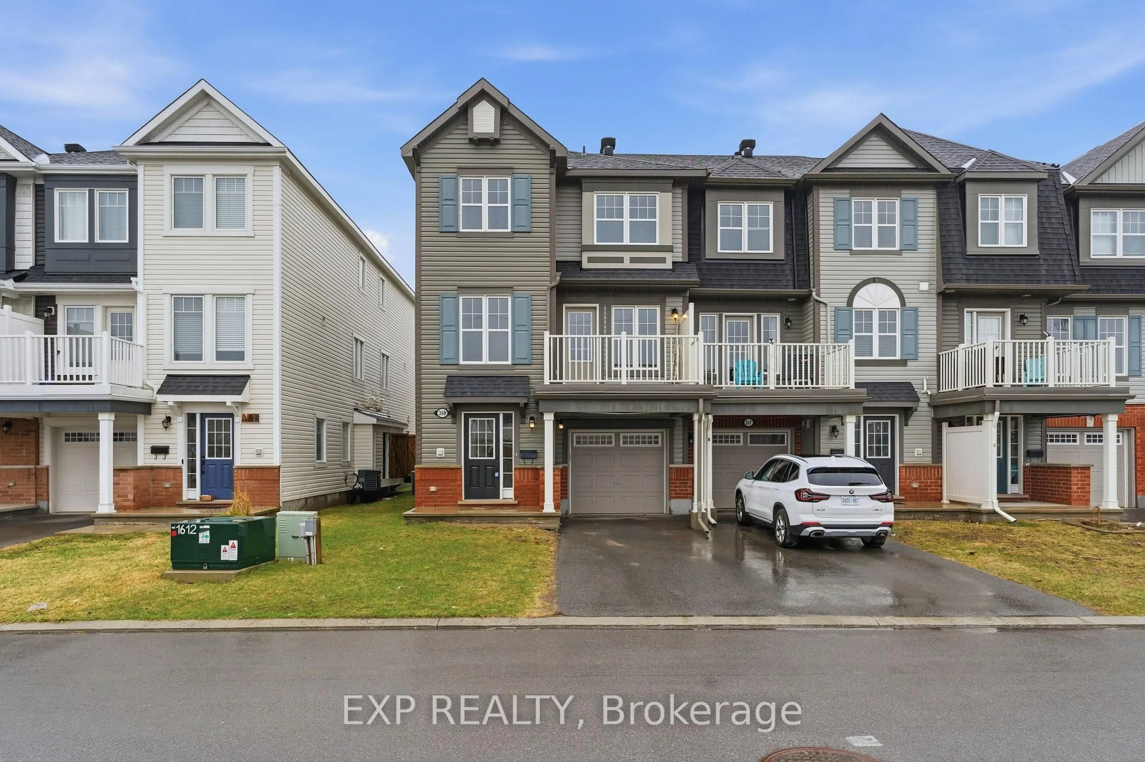 A pic from outside/outdoor area/front of a property/back of a property/a pic from drone, street for 359 Sweetfern Cres, Ottawa Ontario K4A 1A5