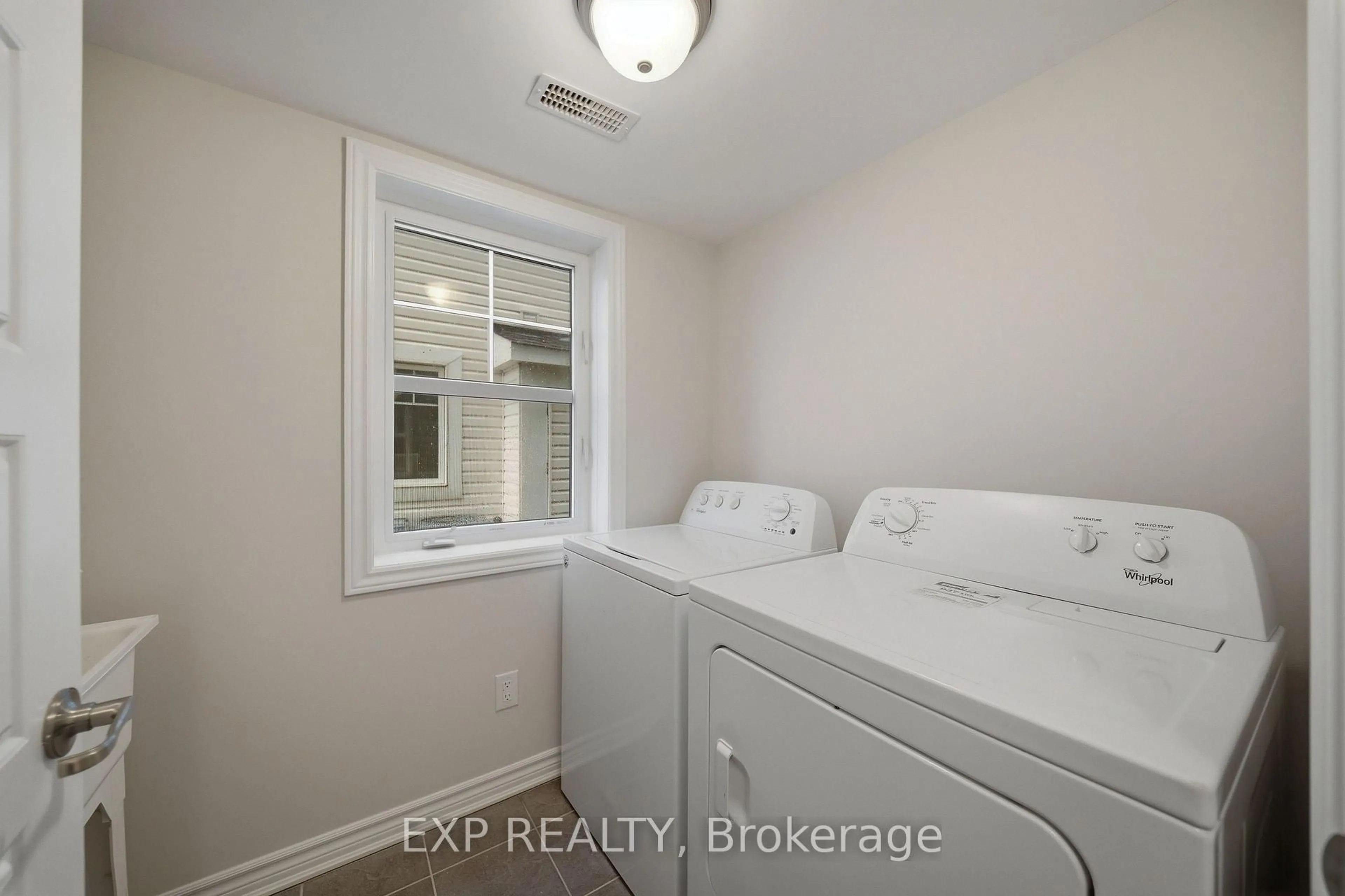 Laundry room for 359 Sweetfern Cres, Ottawa Ontario K4A 1A5
