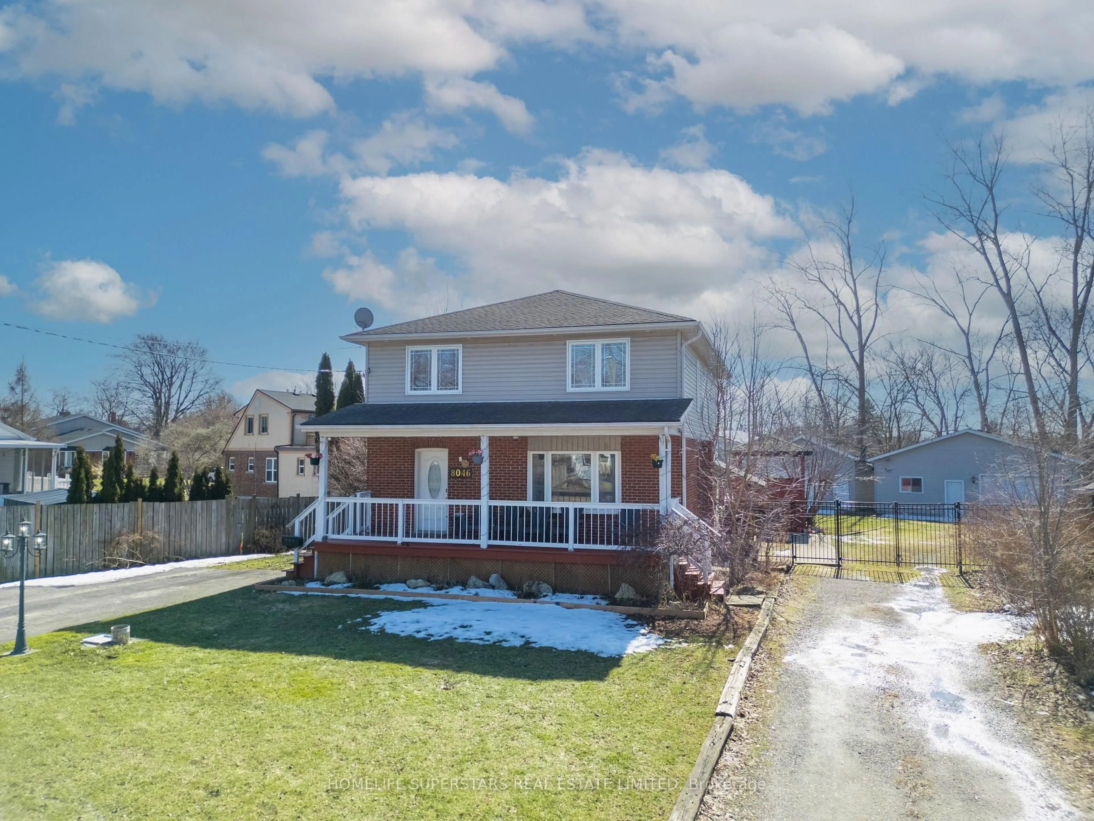 A pic from outside/outdoor area/front of a property/back of a property/a pic from drone, street for 8046 Beaverdams Rd, Niagara Falls Ontario L2H 1R8